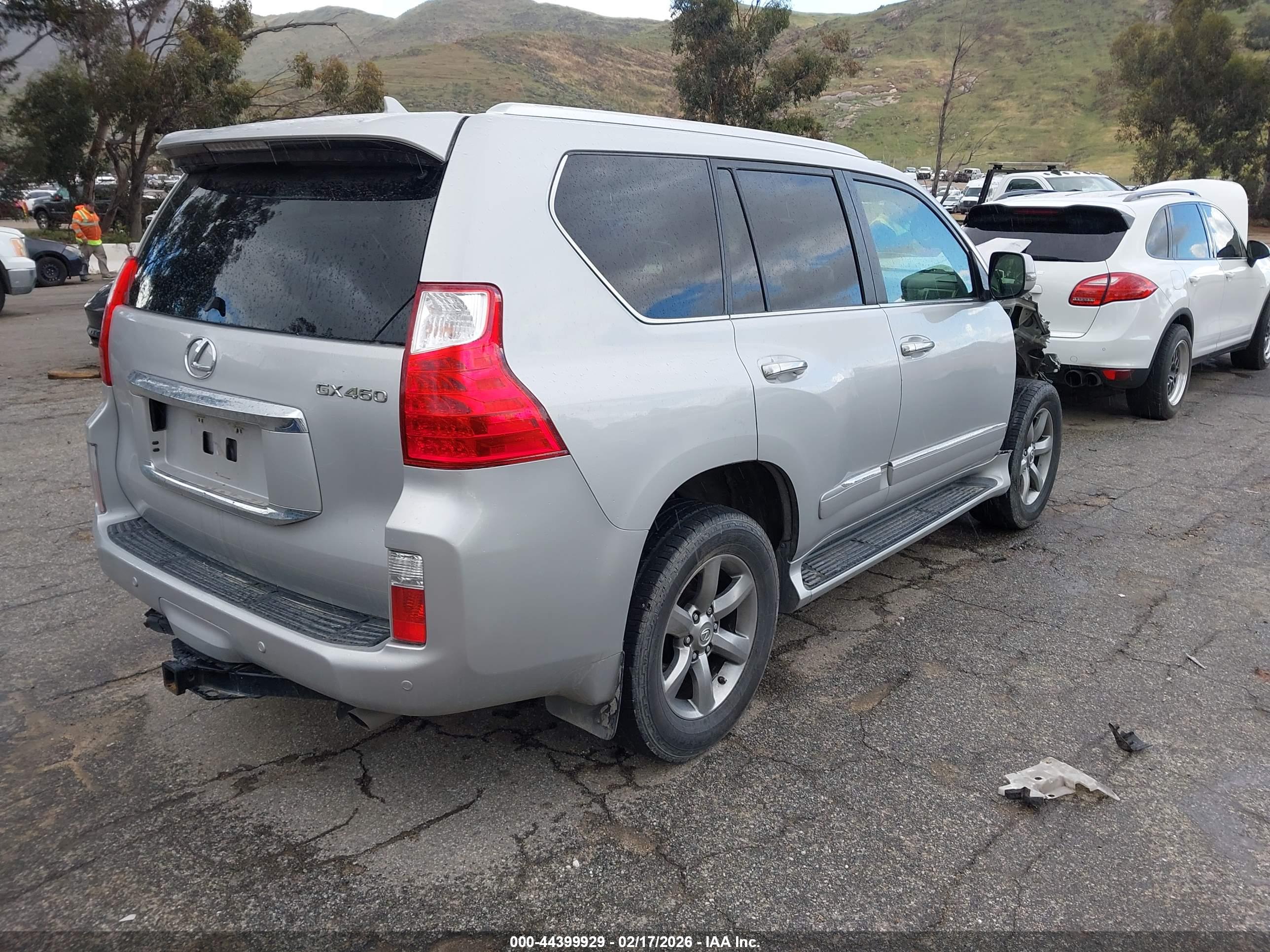 LEXUS GX image 4