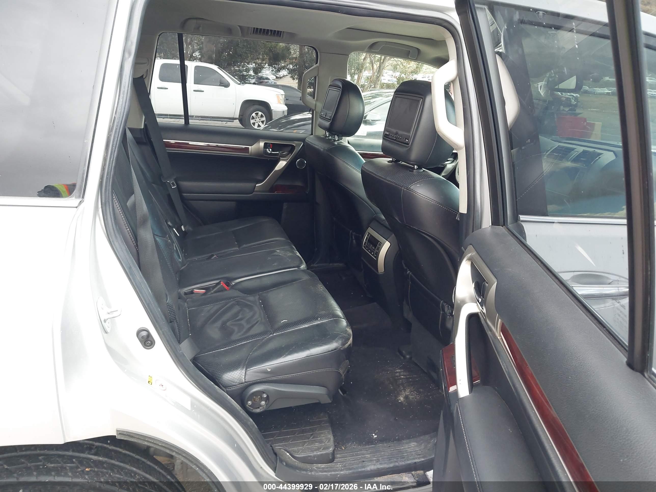 LEXUS GX image 8