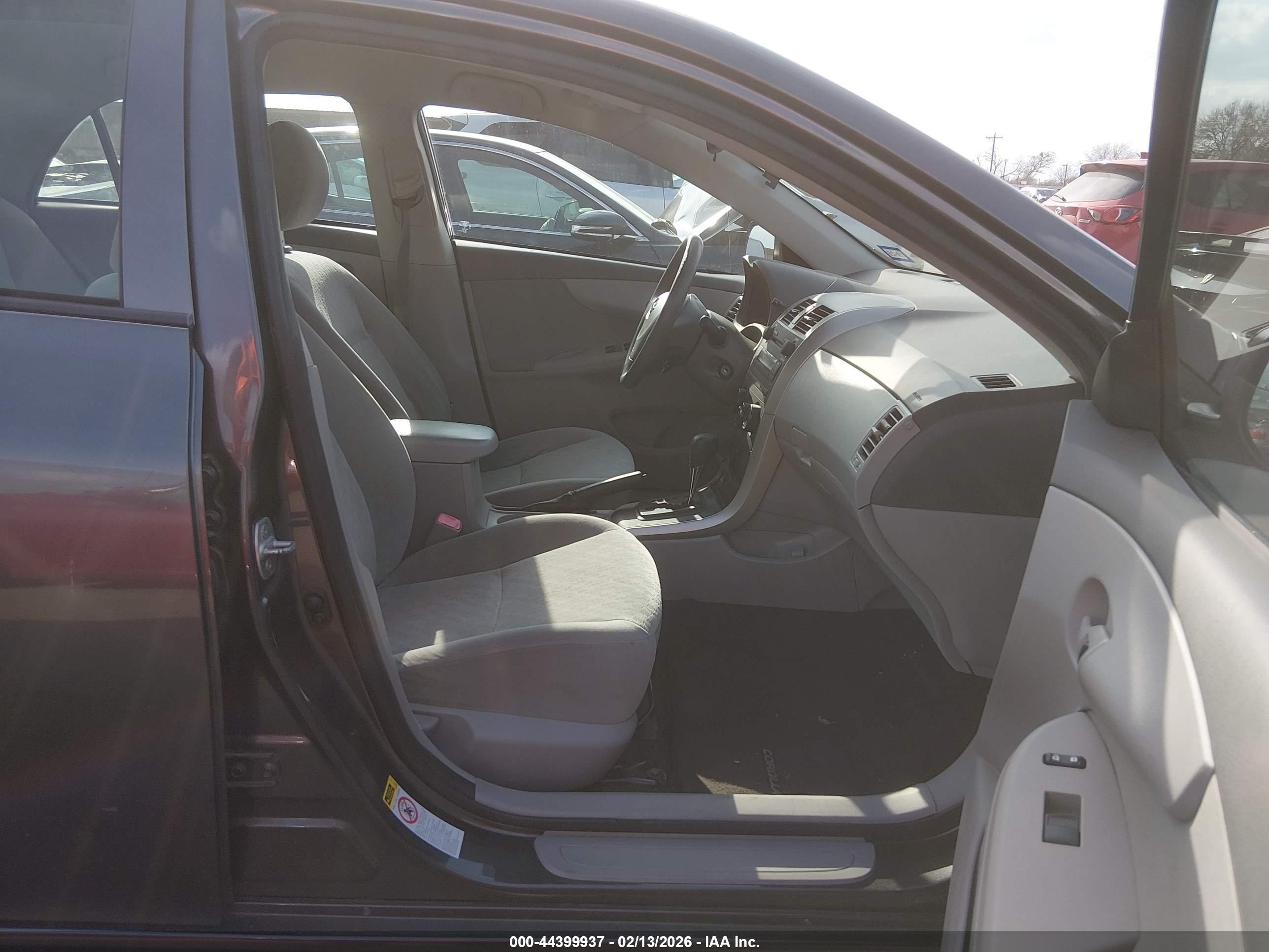 TOYOTA COROLLA image 5