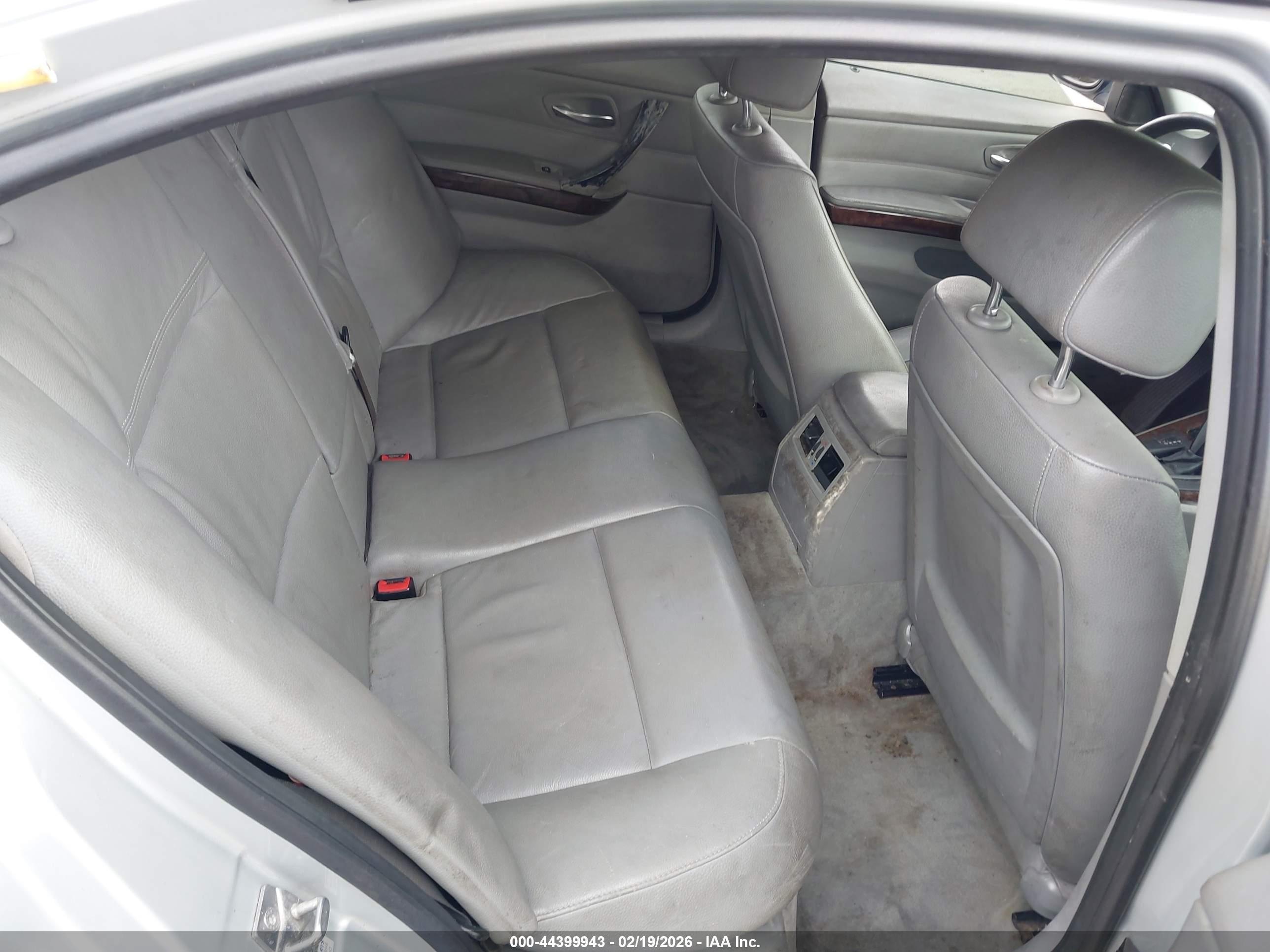 BMW 328I image 8
