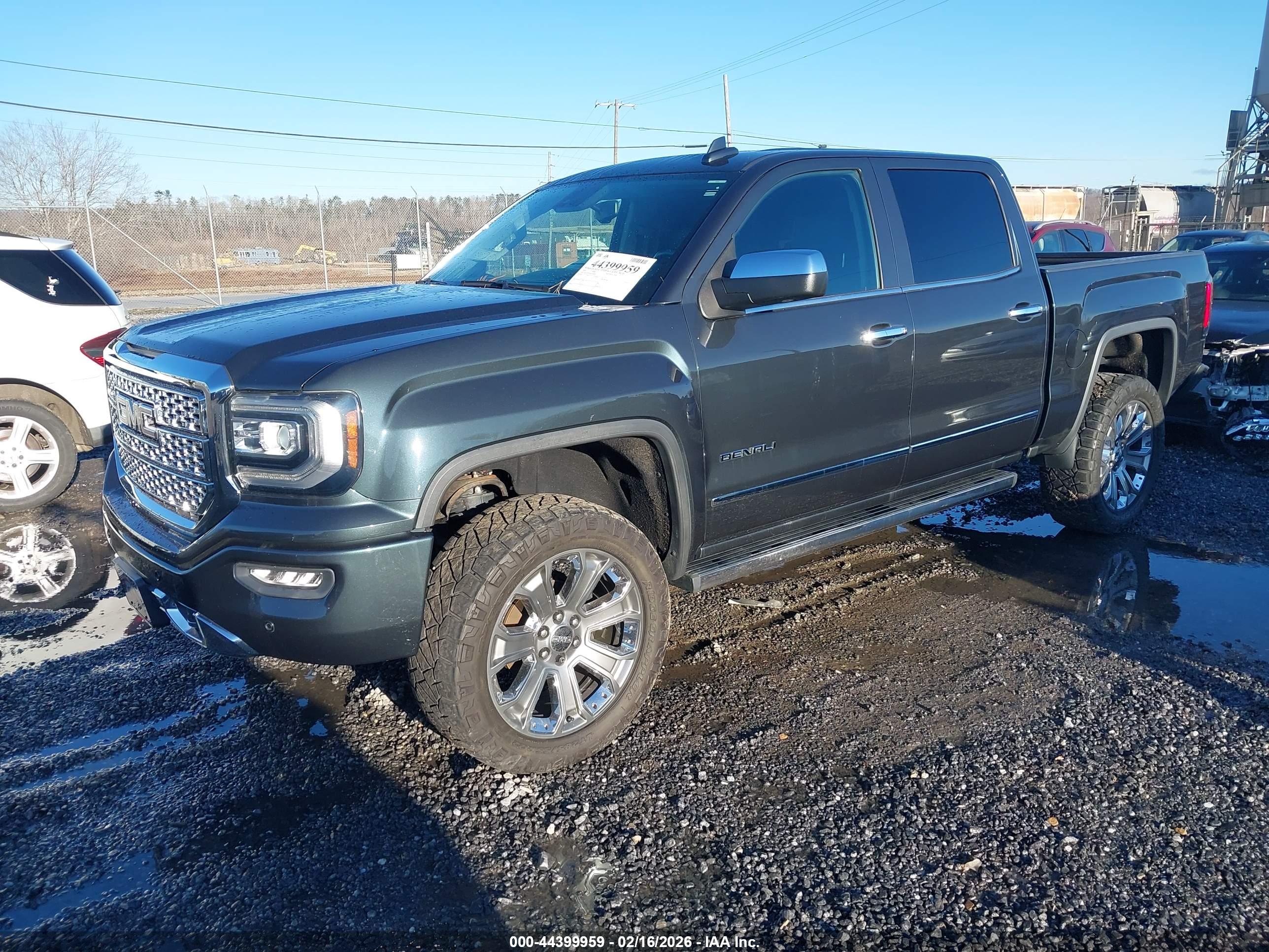 GMC SIERRA image 2