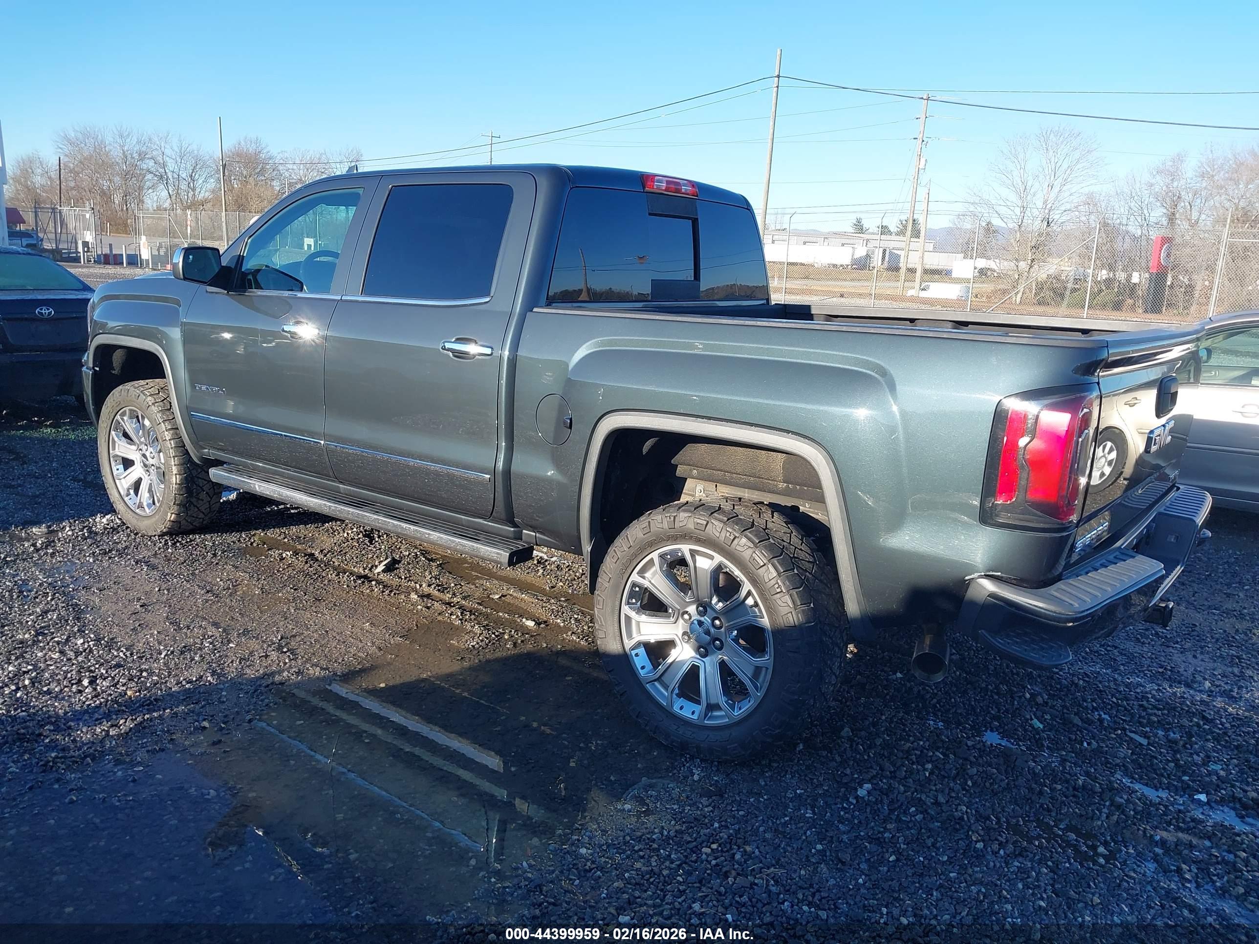 GMC SIERRA image 3