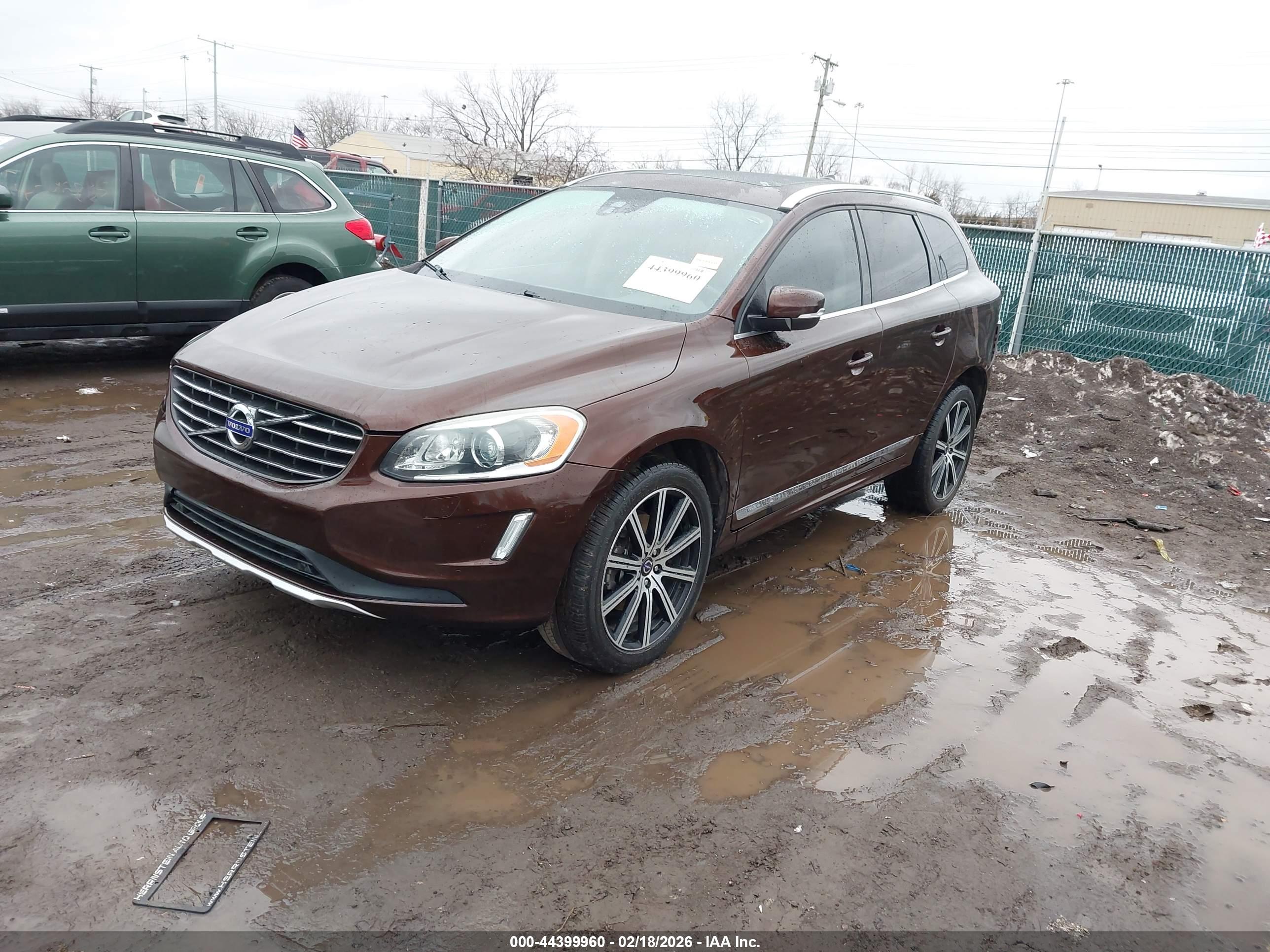 VOLVO XC60 image 2