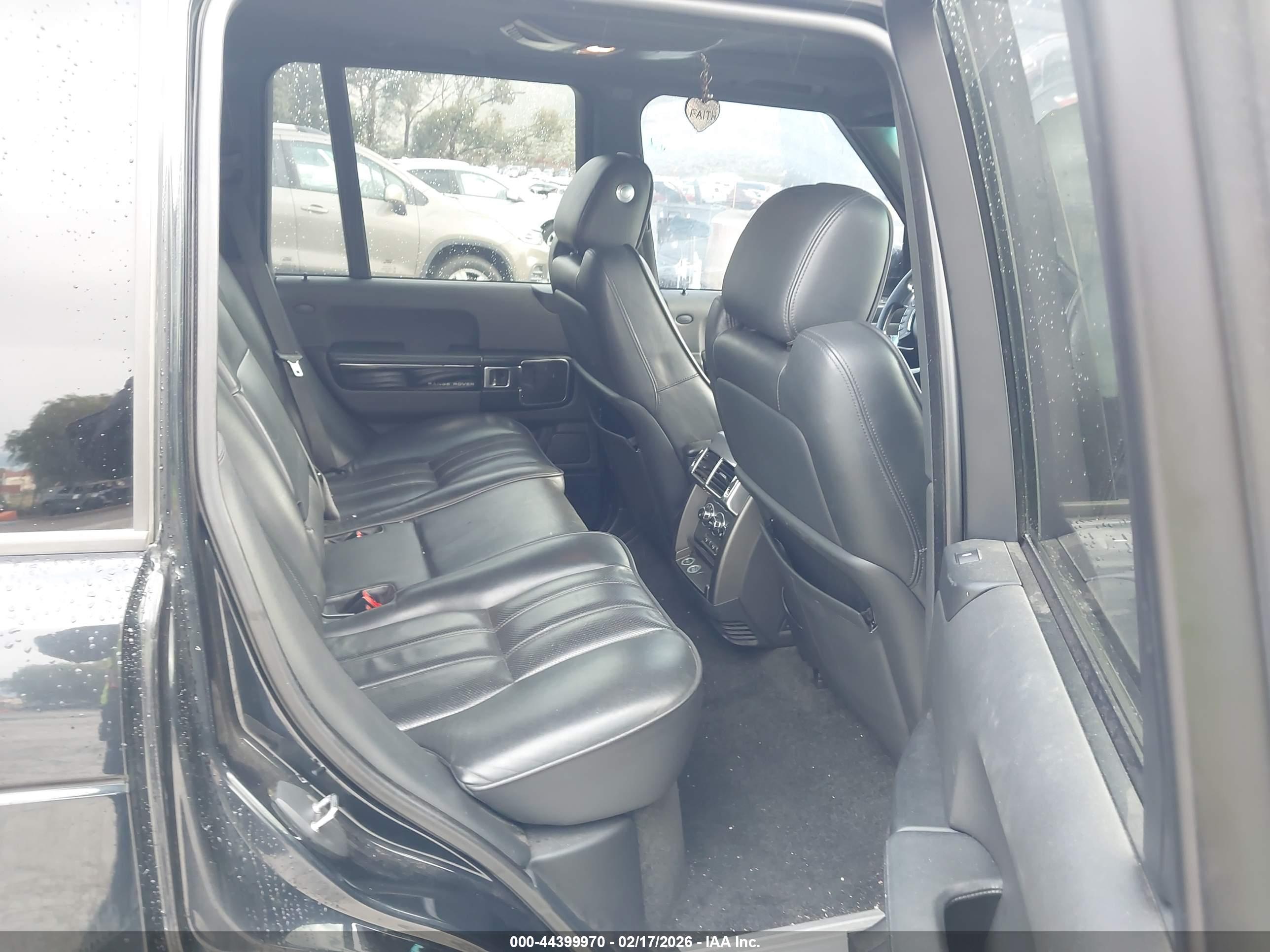 LAND ROVER image 8