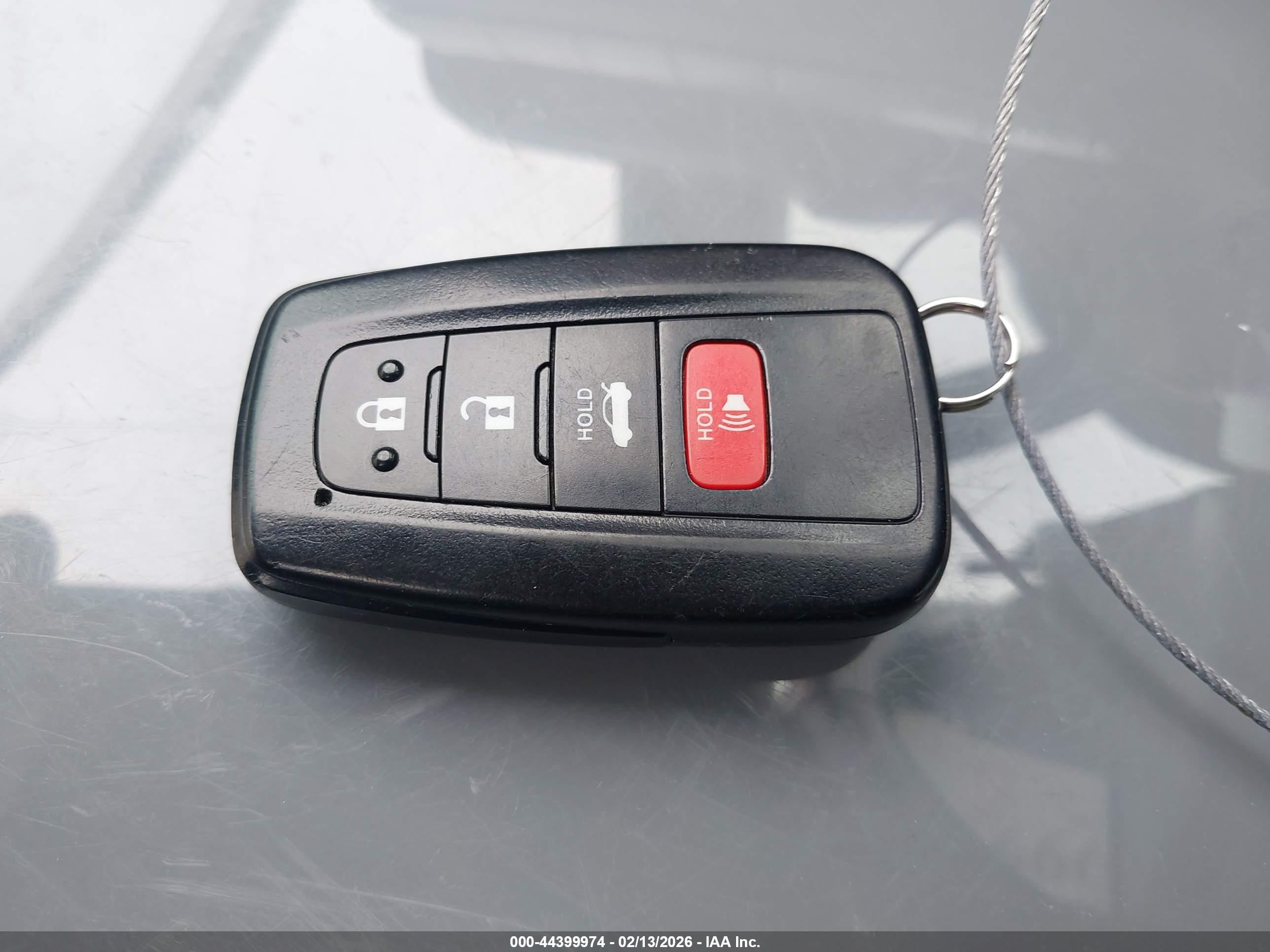 TOYOTA CAMRY image 11