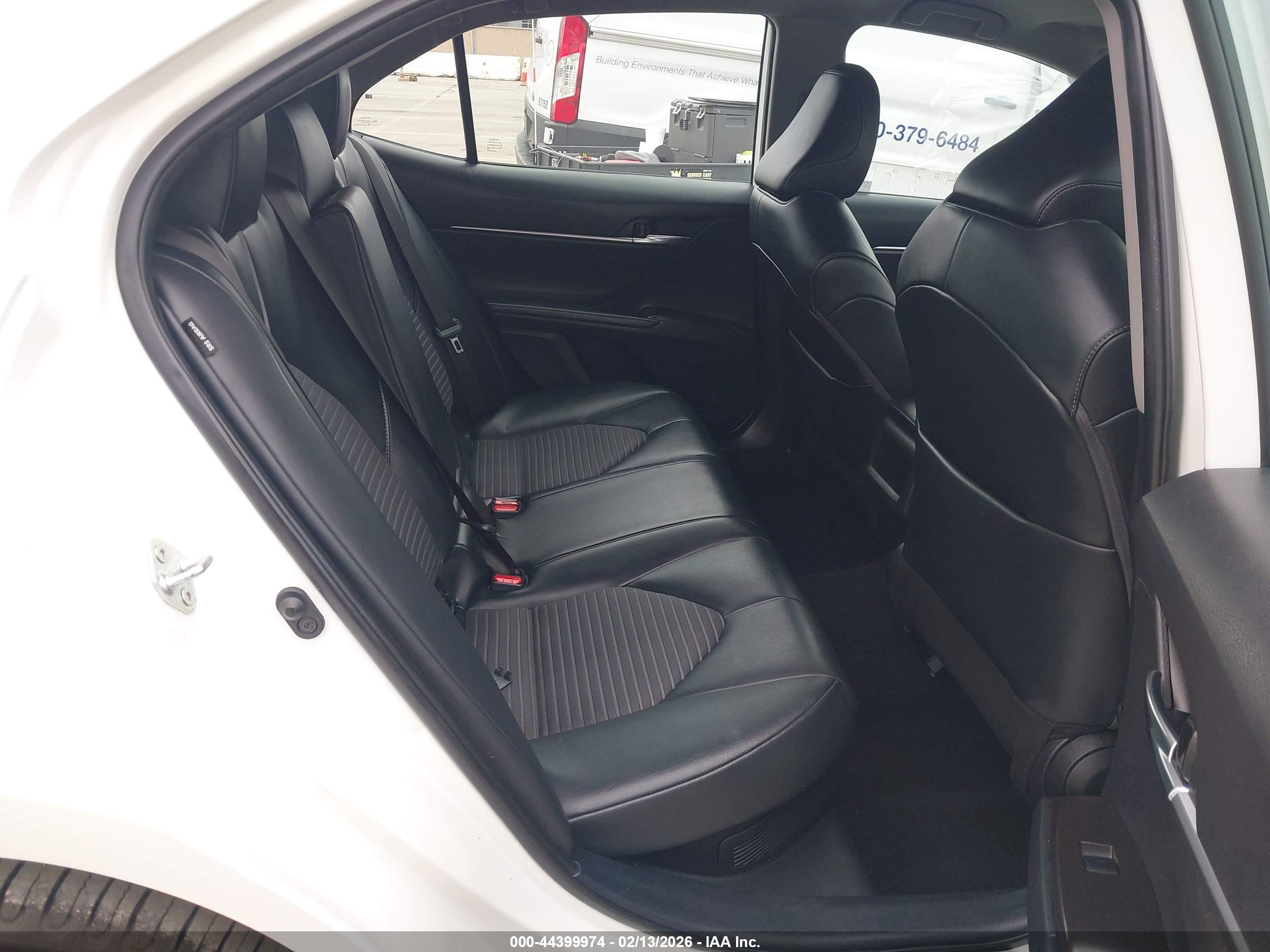 TOYOTA CAMRY image 8