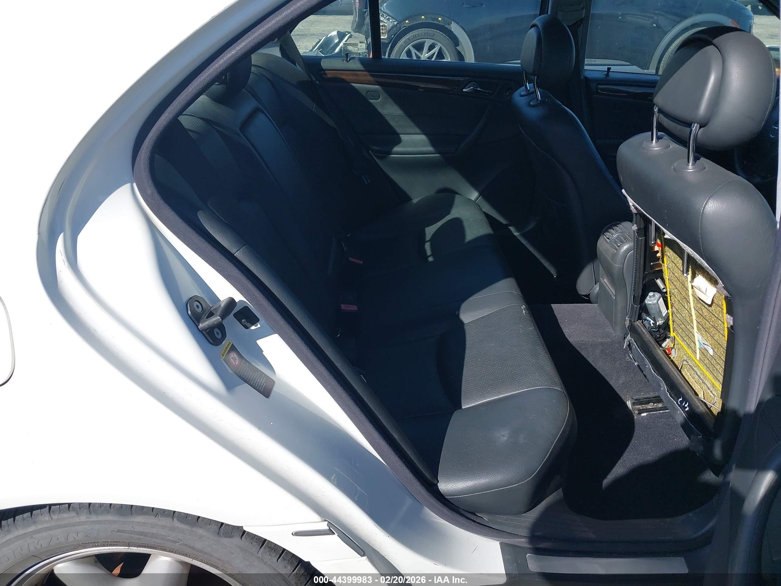 MERCEDES-BENZ C image 8
