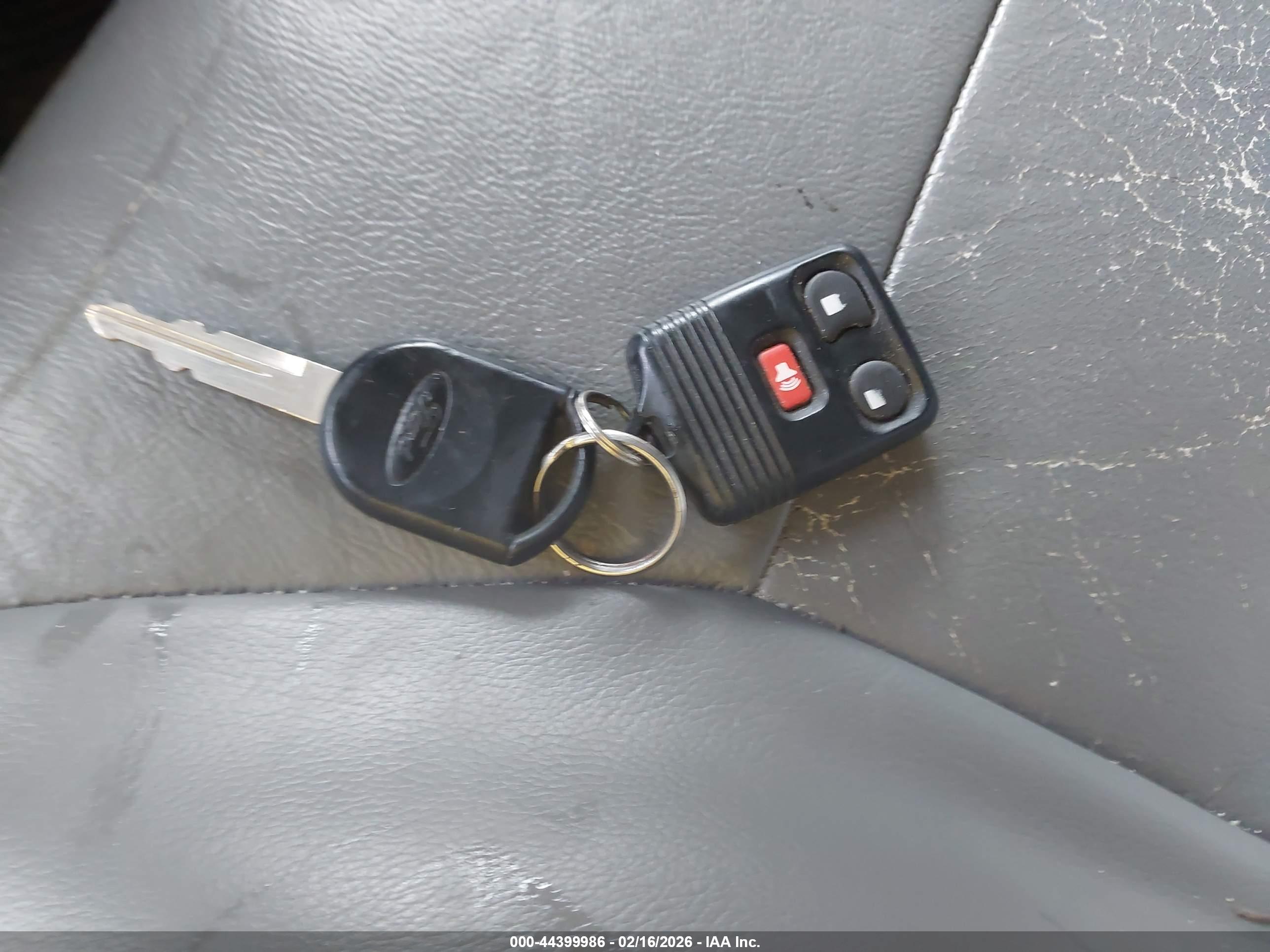 FORD ESCAPE image 11