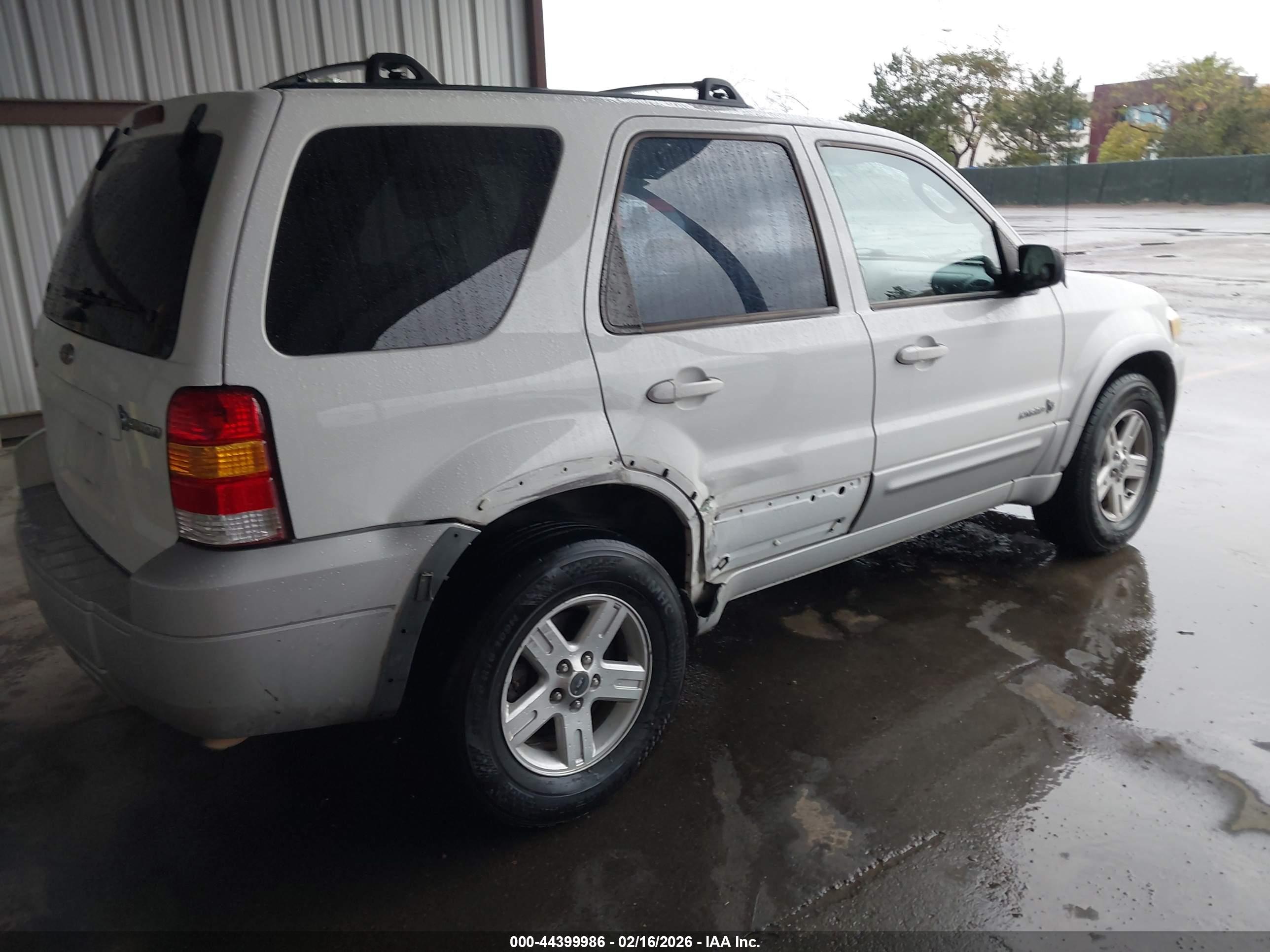 FORD ESCAPE image 6