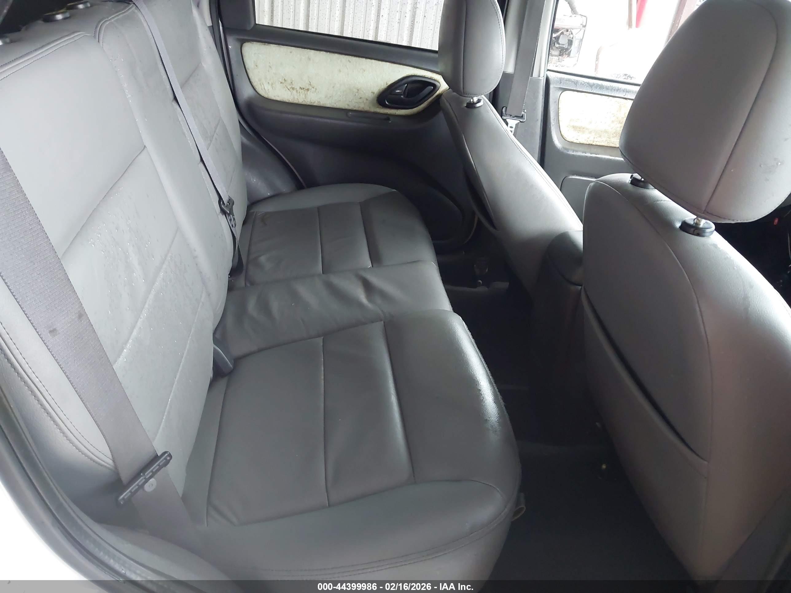 FORD ESCAPE image 8