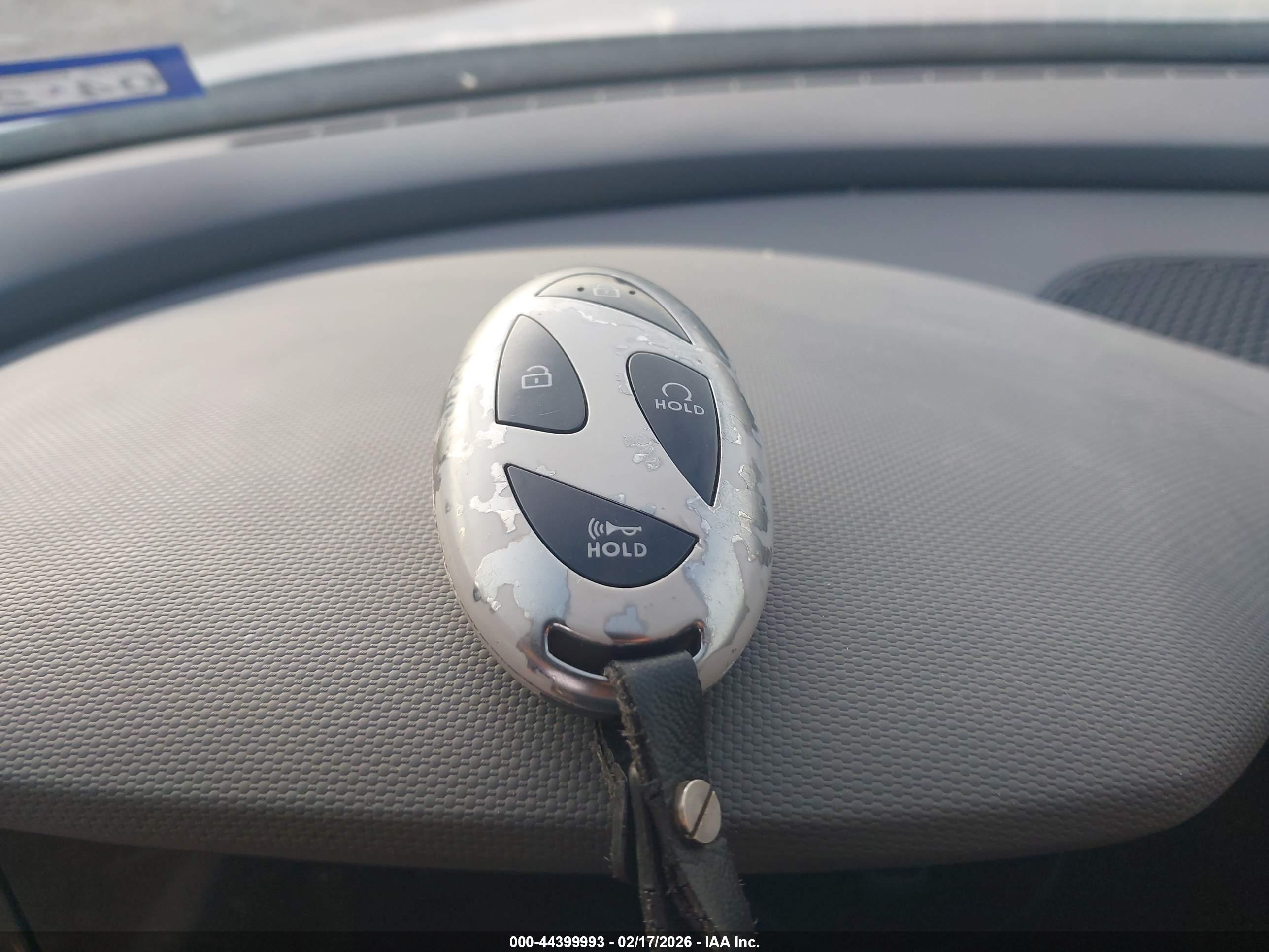 HYUNDAI ELANTRA image 11