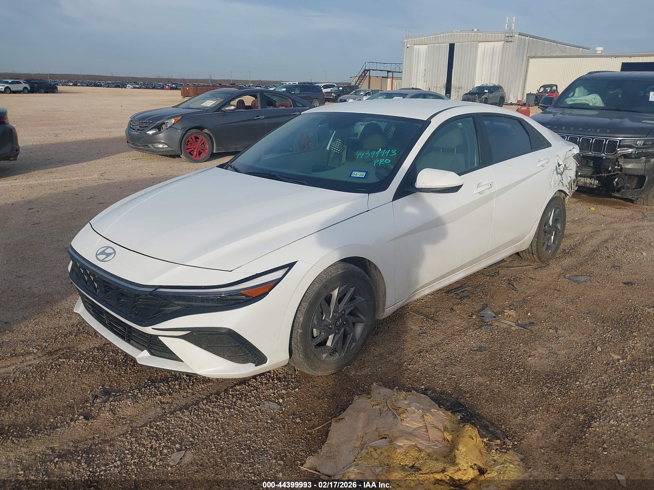 HYUNDAI ELANTRA image 2
