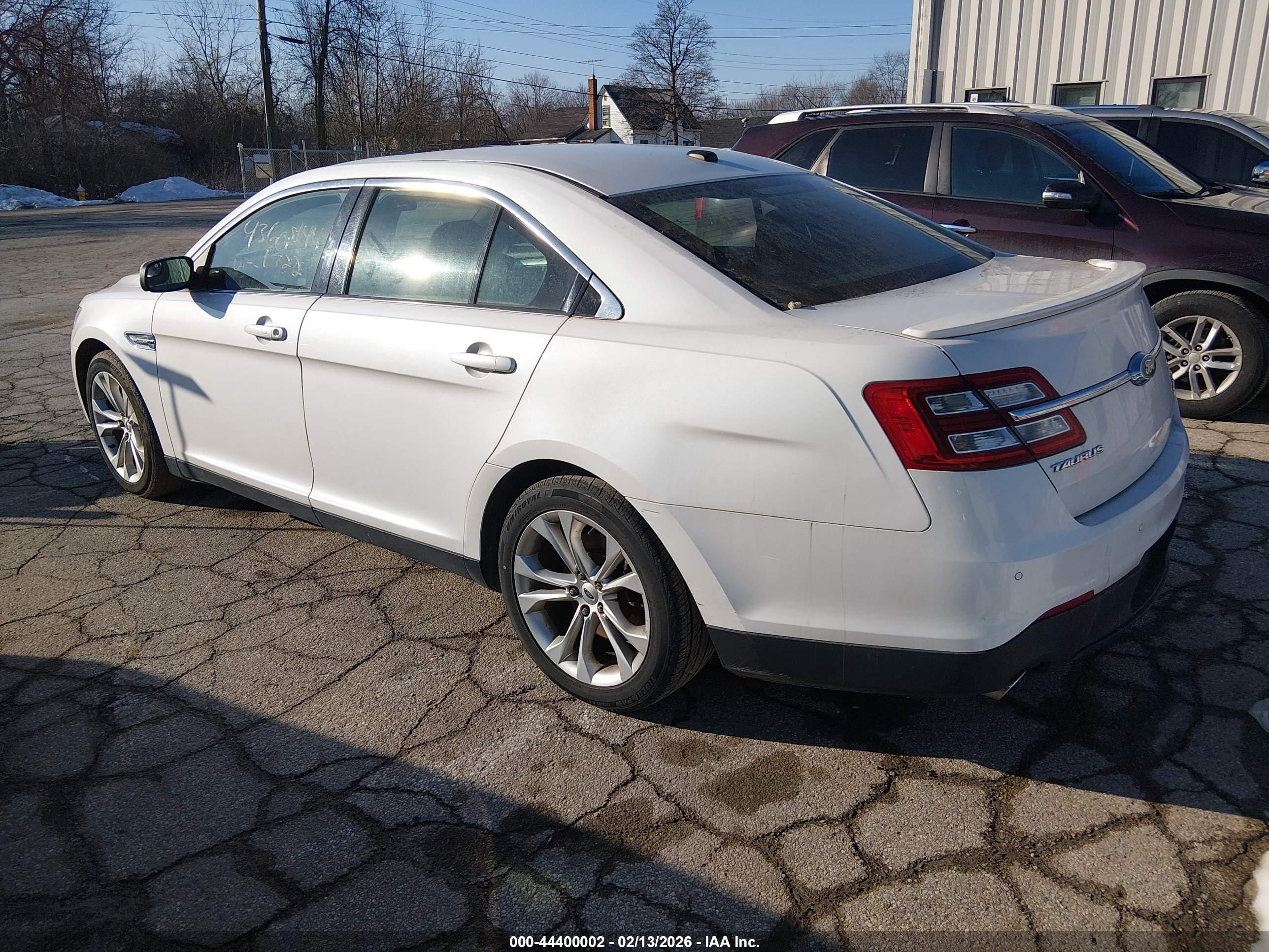 FORD TAURUS image 3