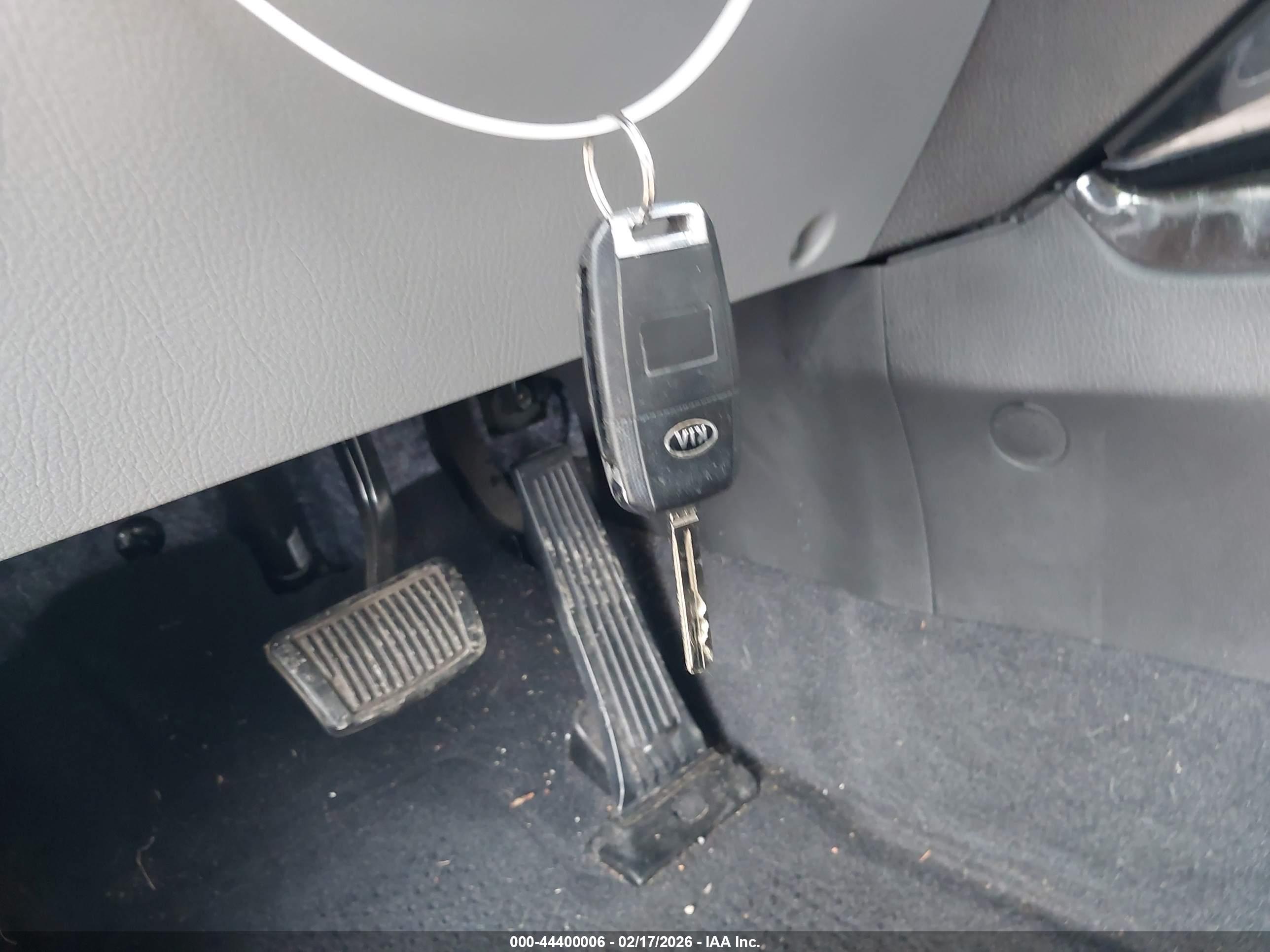 KIA SORENTO image 11