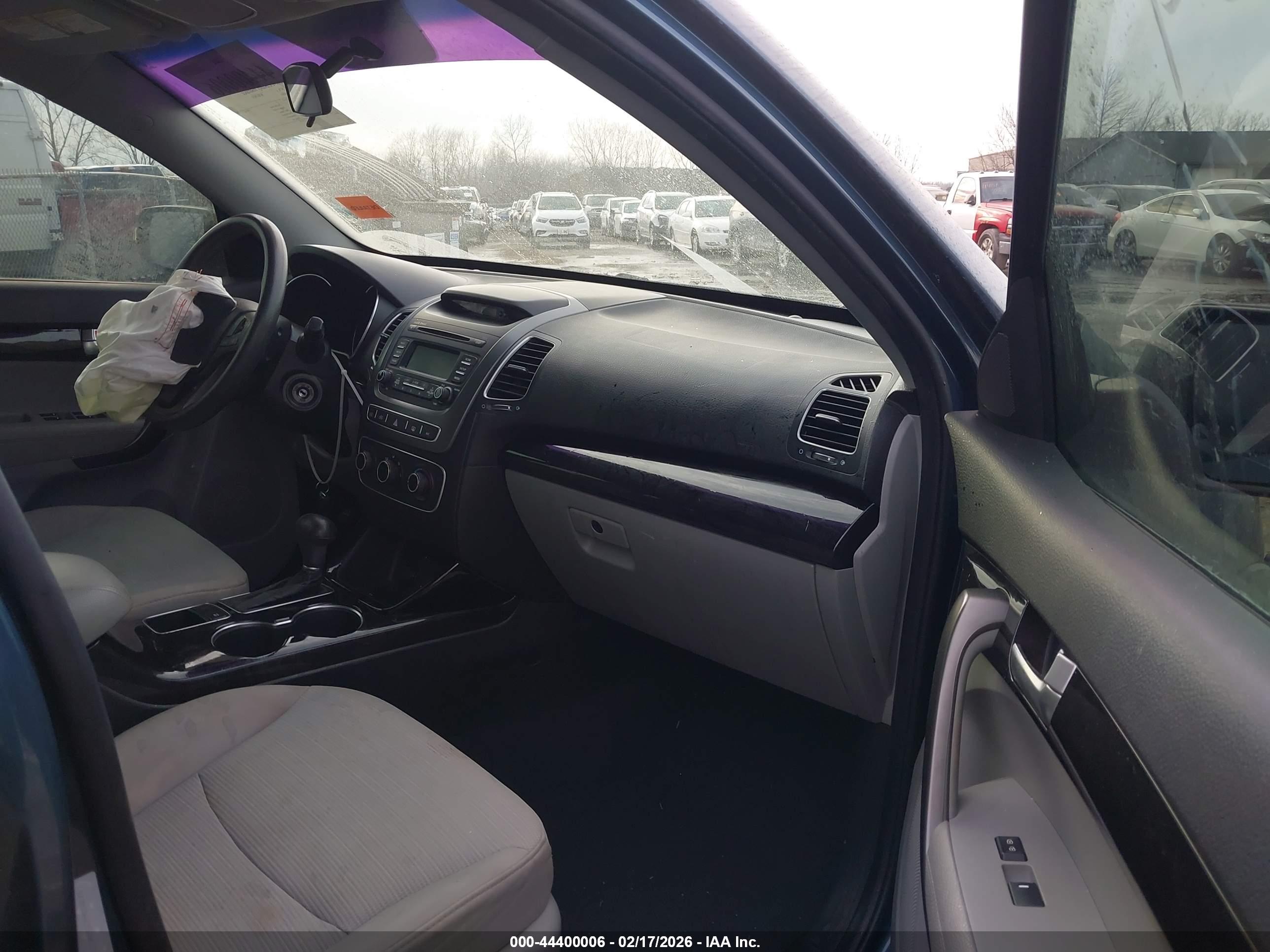 KIA SORENTO image 5