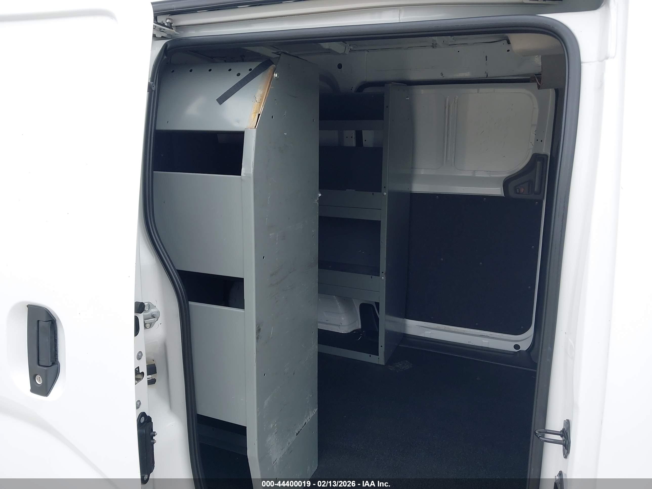 NISSAN NV200 image 8