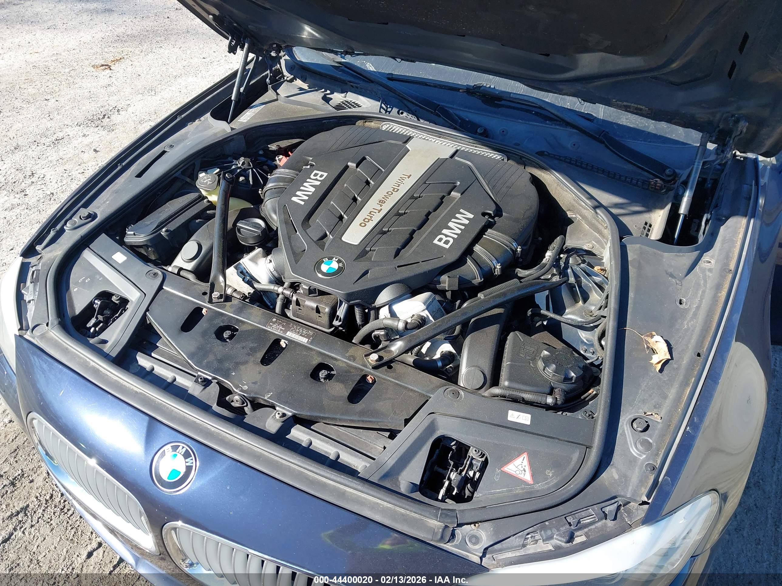 BMW 550I image 10