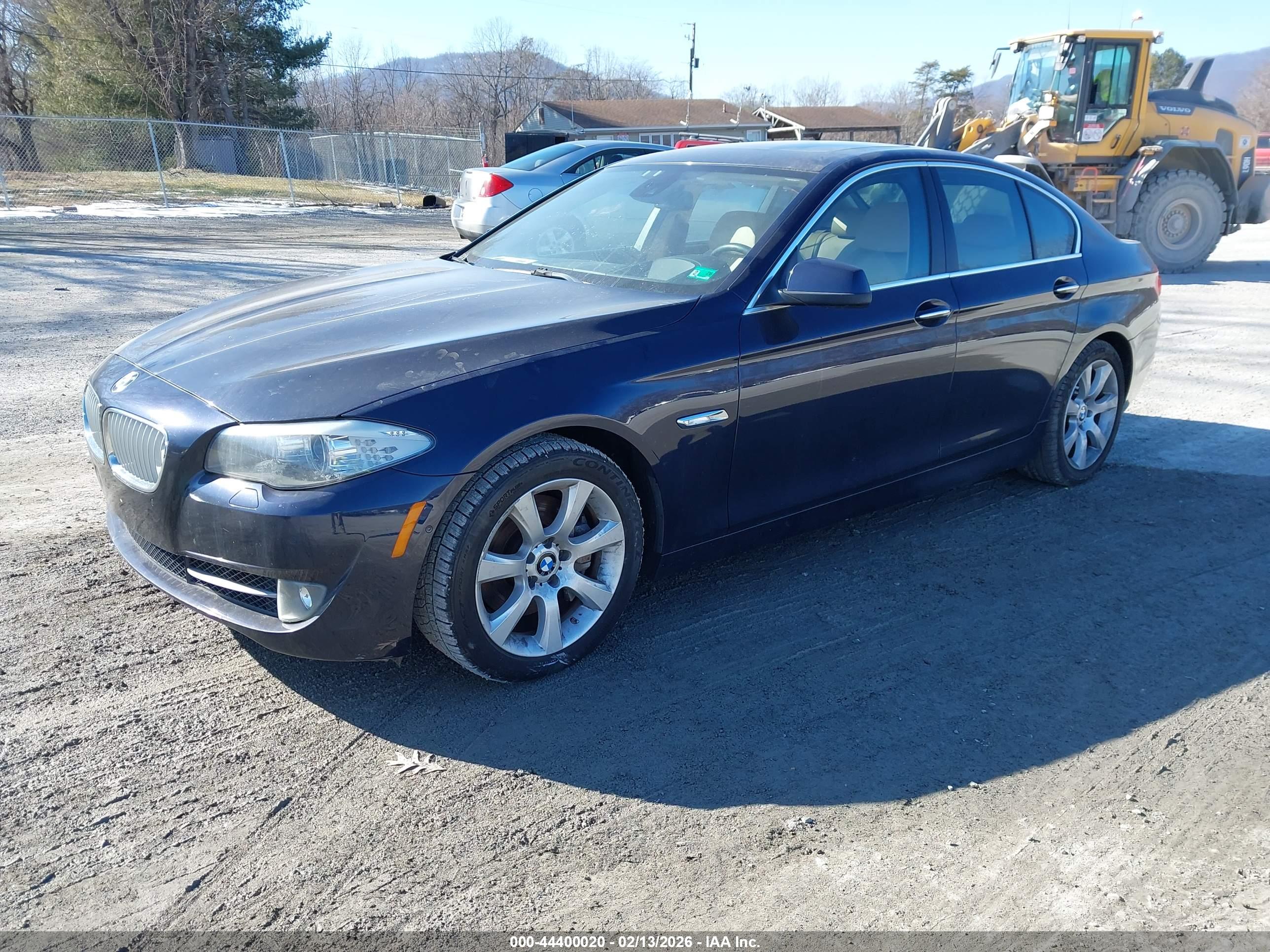 BMW 550I image 2
