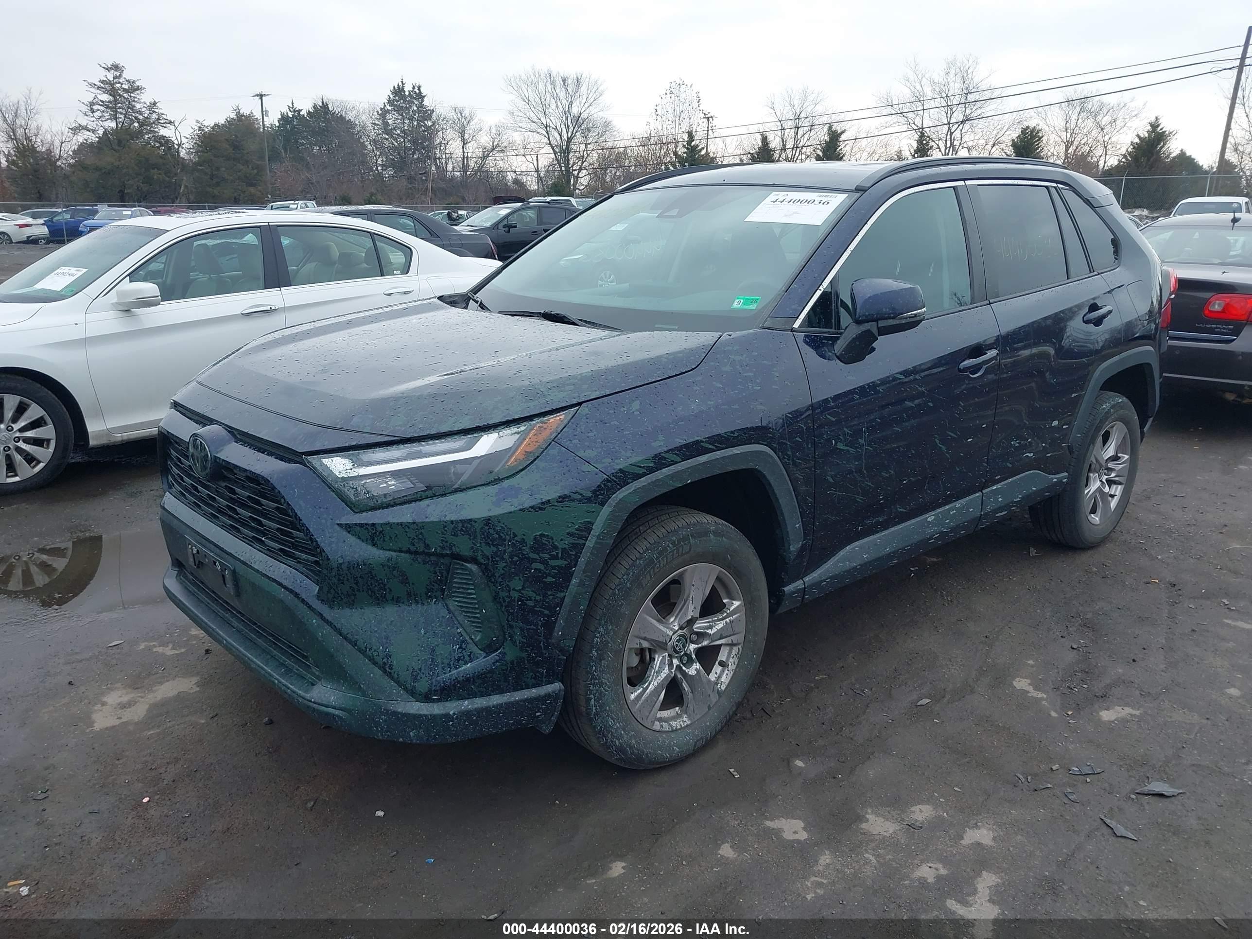 TOYOTA RAV4 image 2