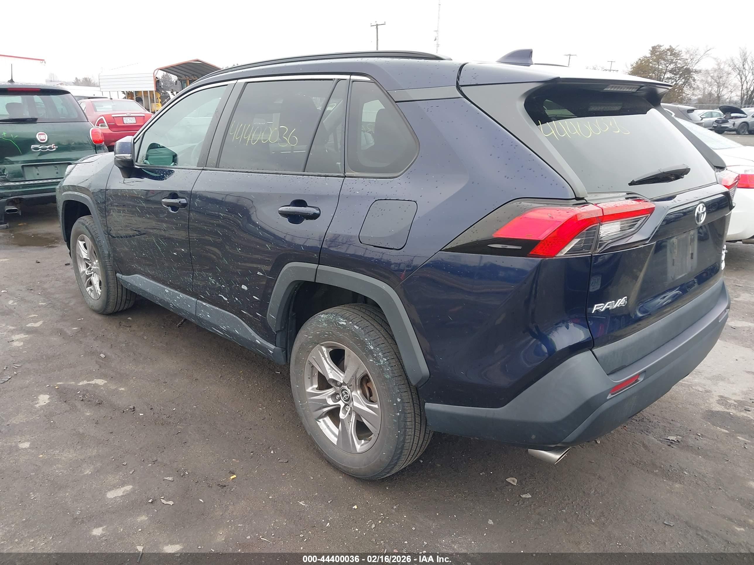 TOYOTA RAV4 image 3