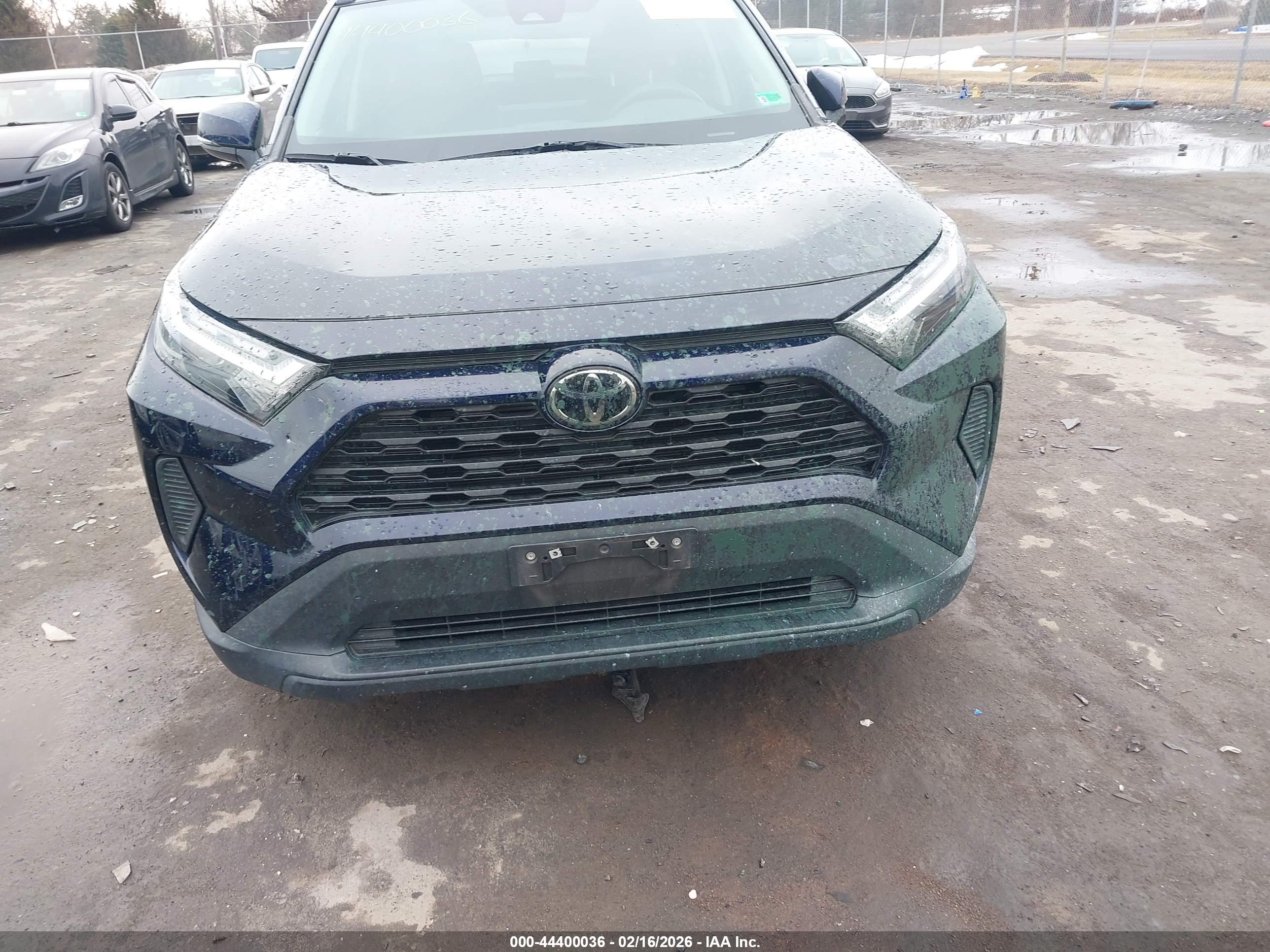 TOYOTA RAV4 image 6