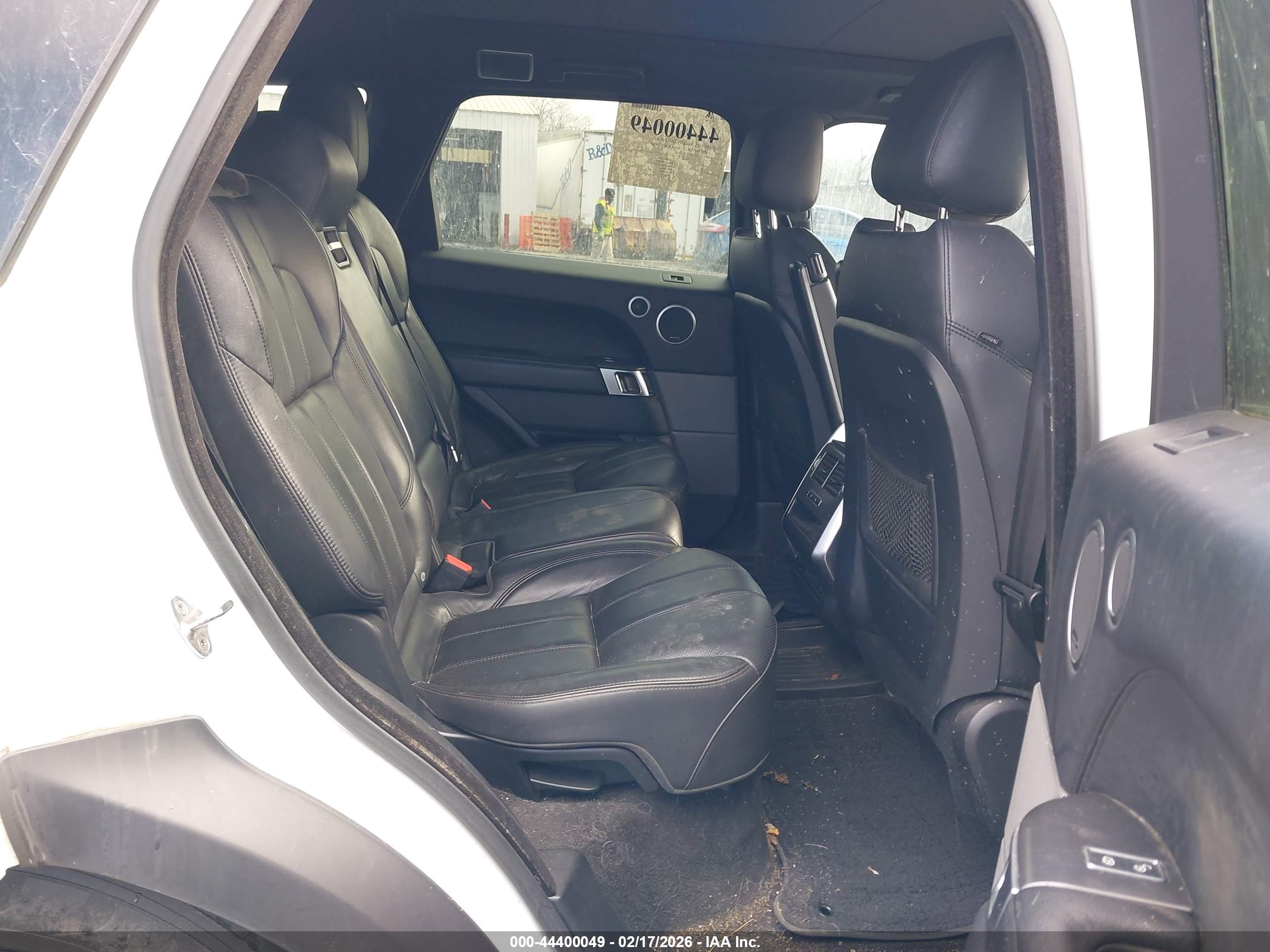 LAND ROVER image 8