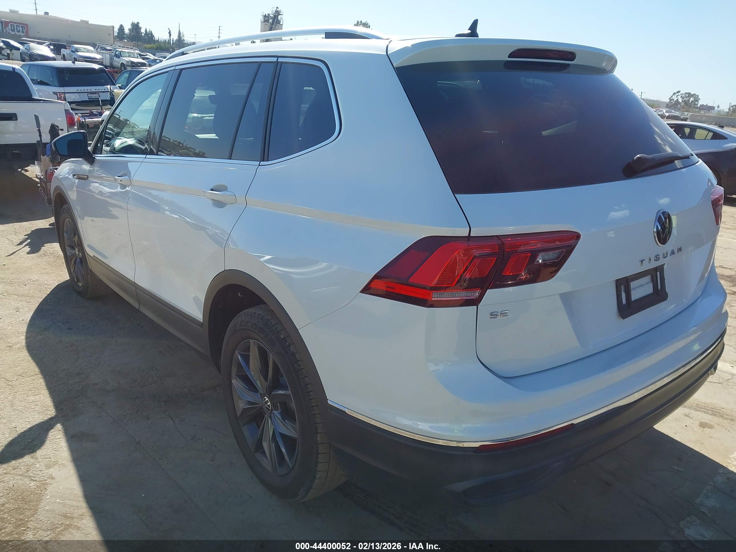 VOLKSWAGEN TIGUAN image 3