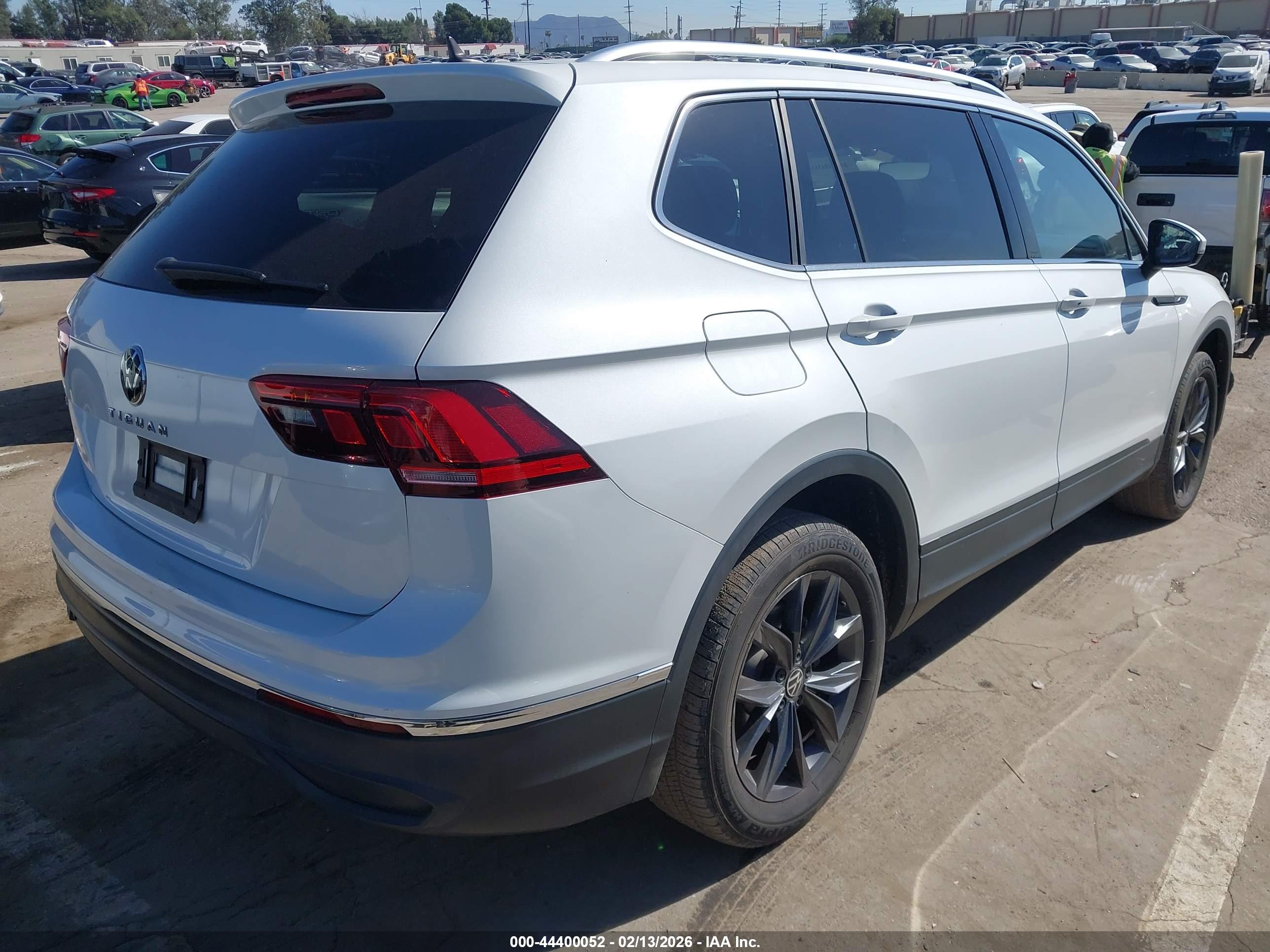 VOLKSWAGEN TIGUAN image 4