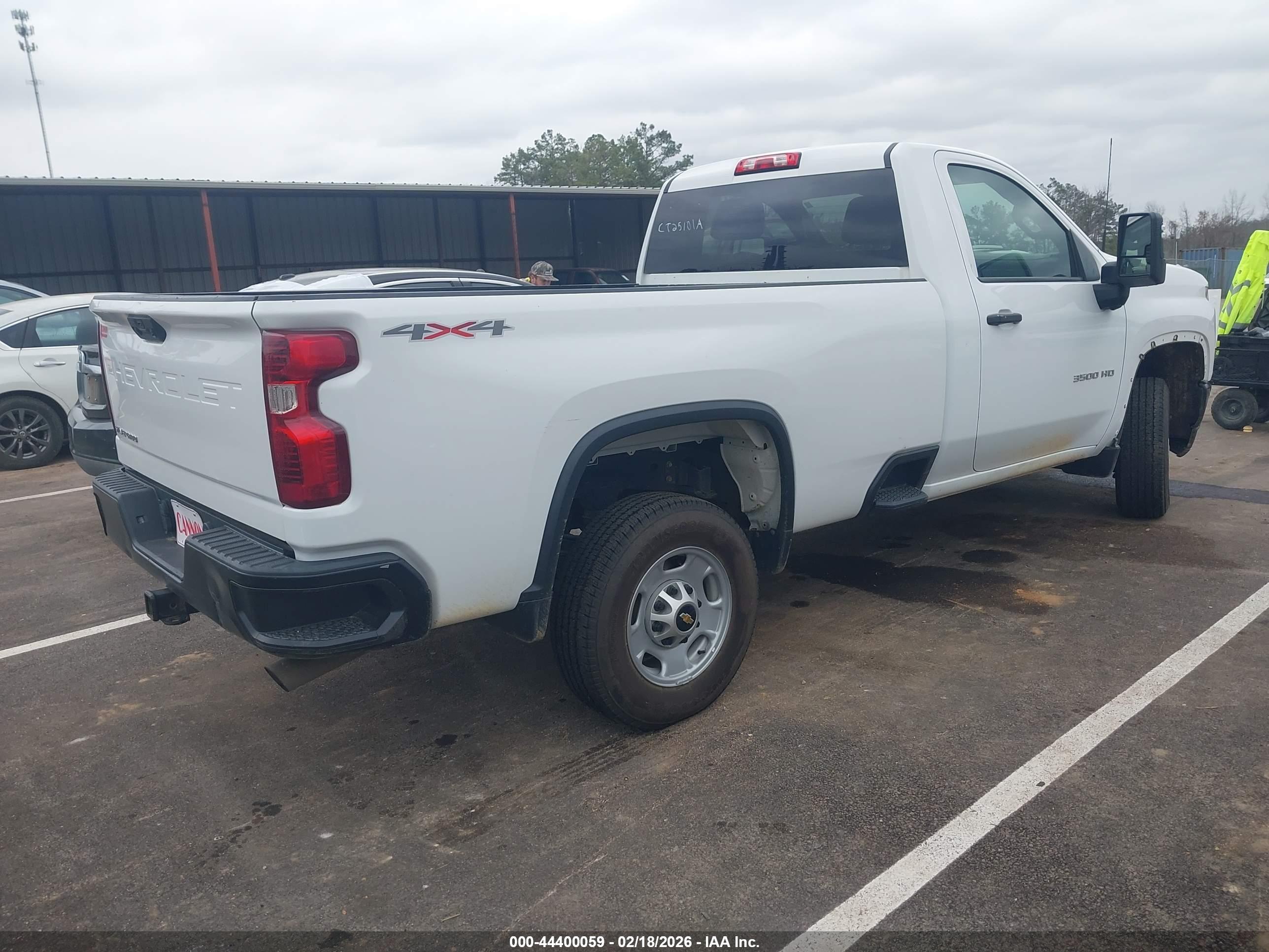 CHEVROLET SILVERADO image 4