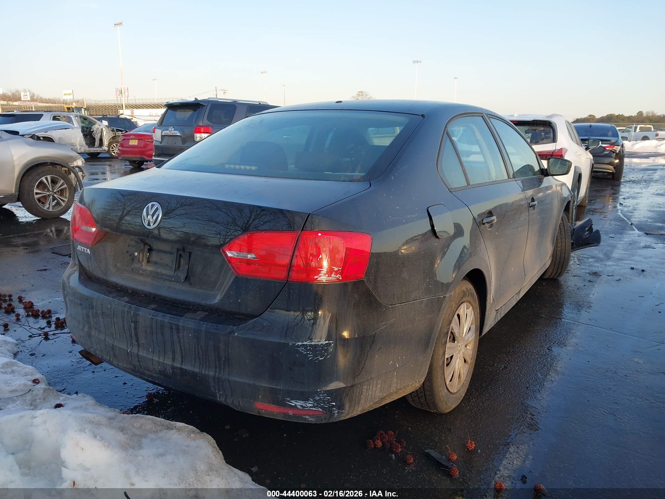 VOLKSWAGEN JETTA image 4