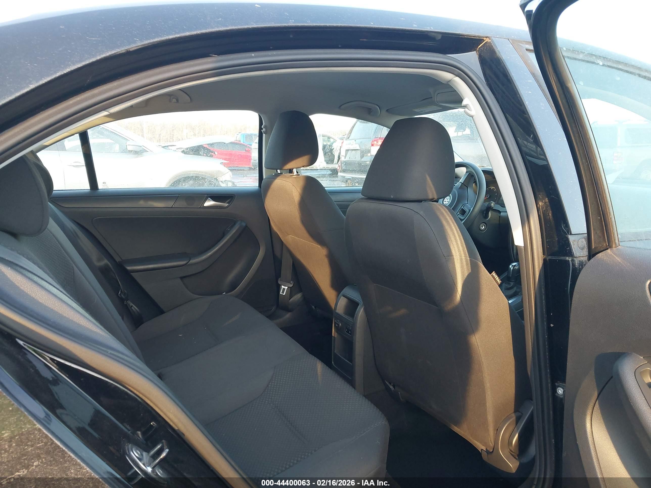 VOLKSWAGEN JETTA image 8