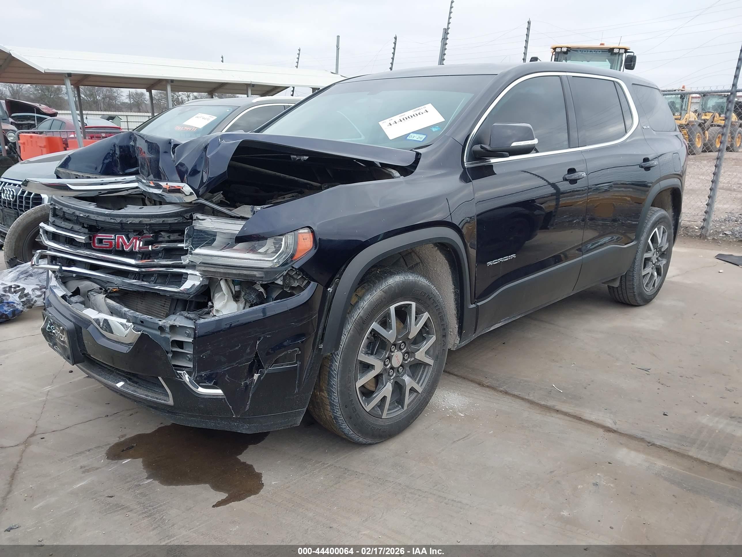 GMC ACADIA image 2