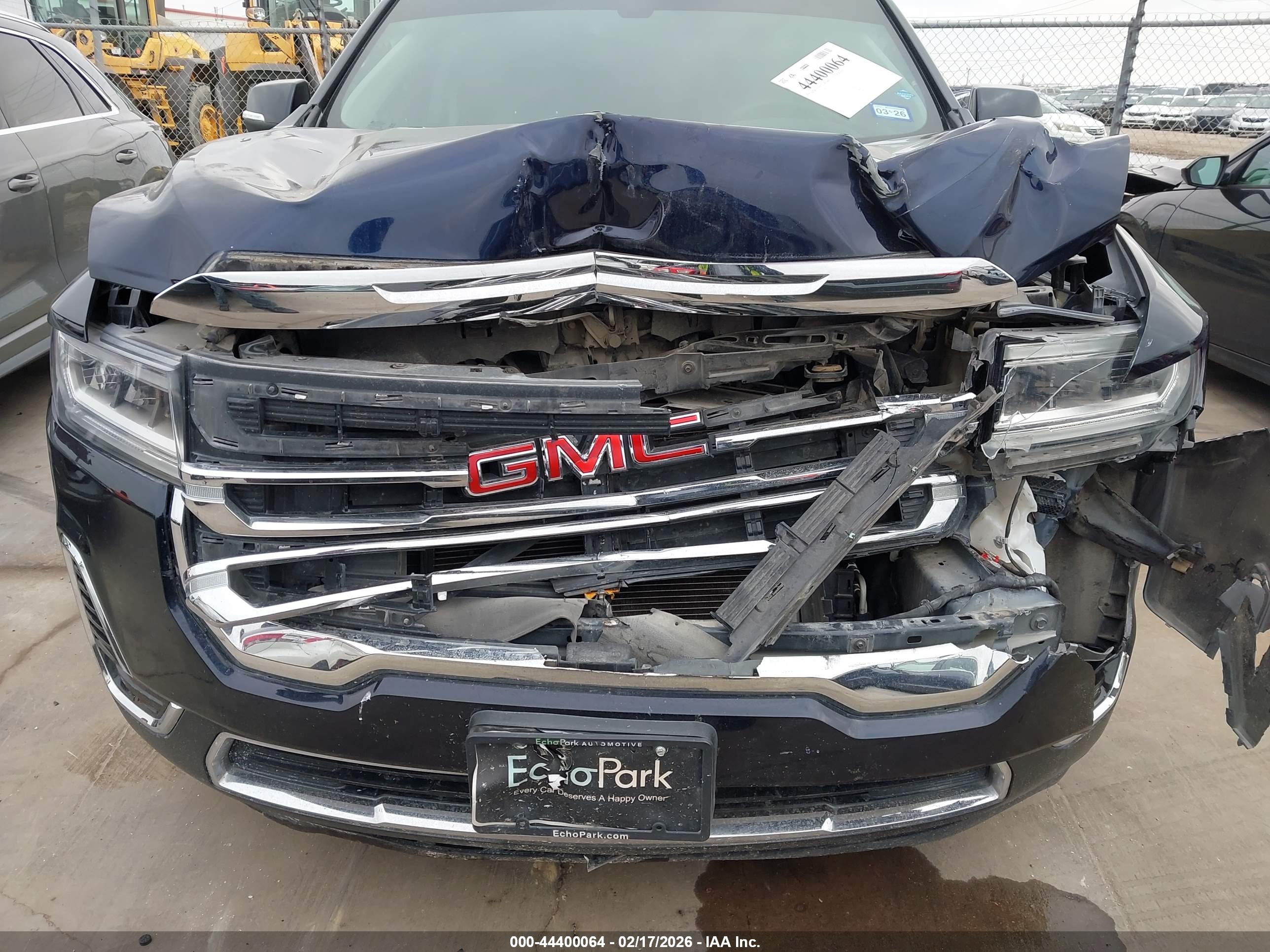 GMC ACADIA image 6