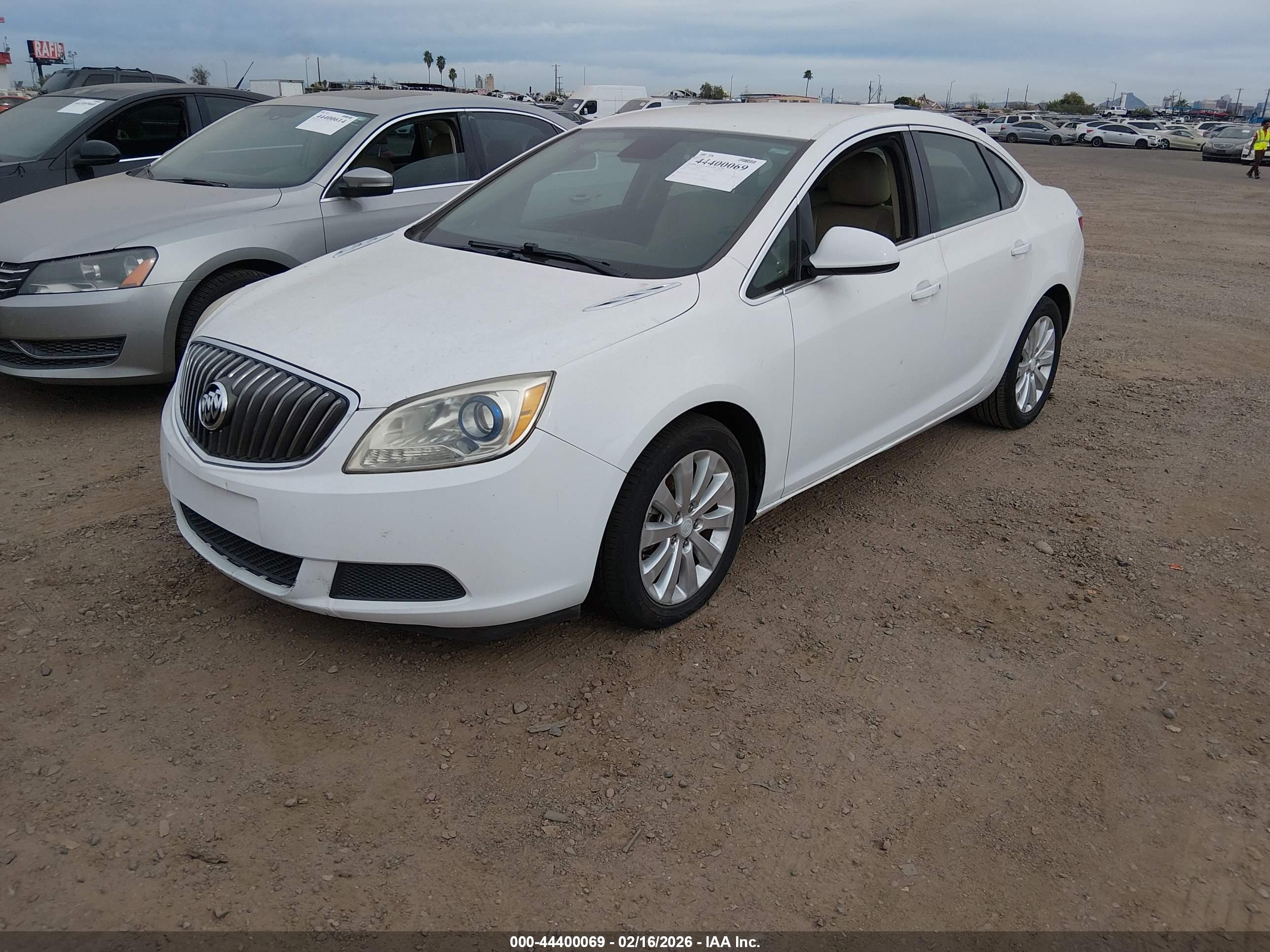 BUICK VERANO image 2