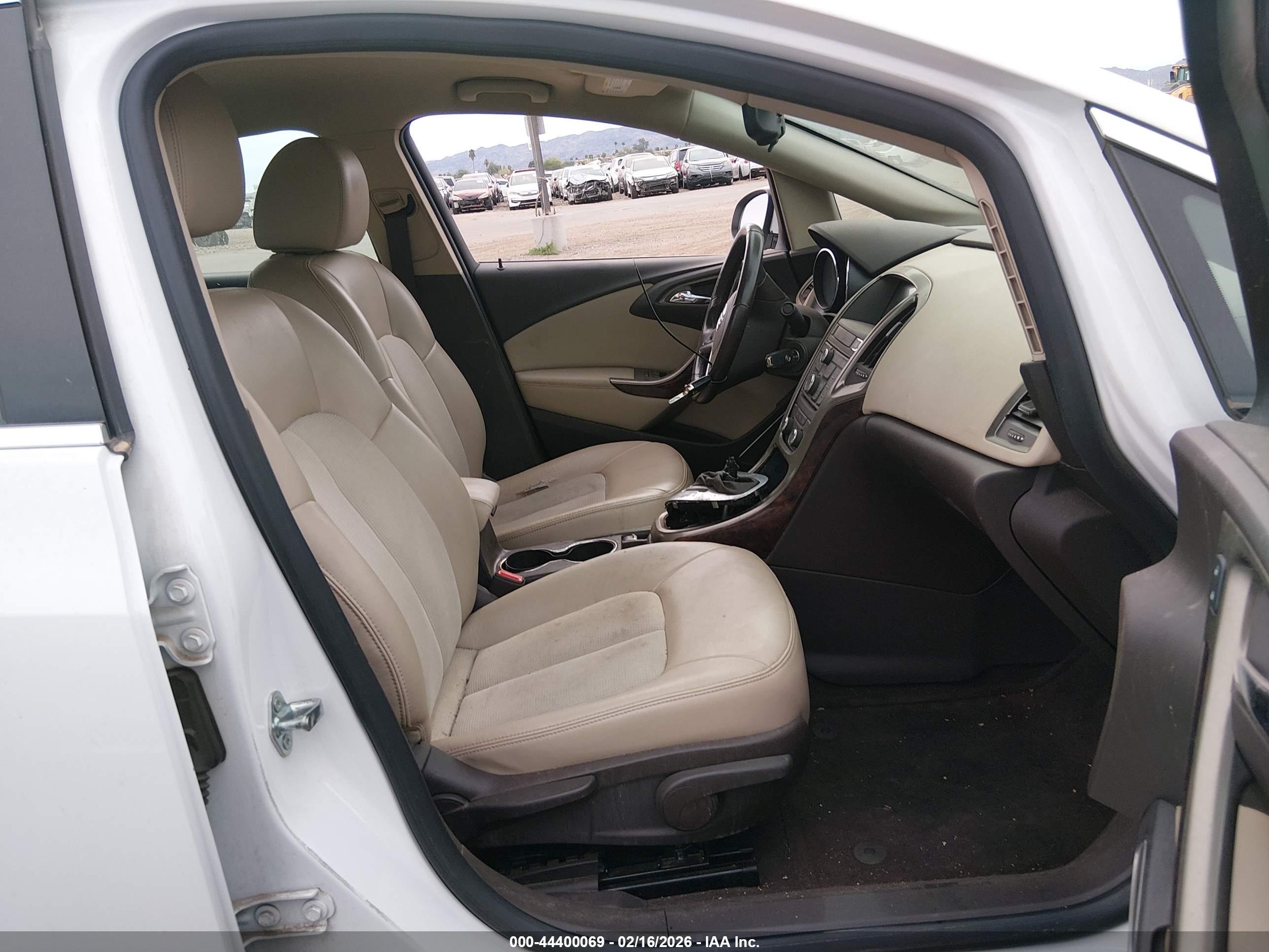 BUICK VERANO image 5