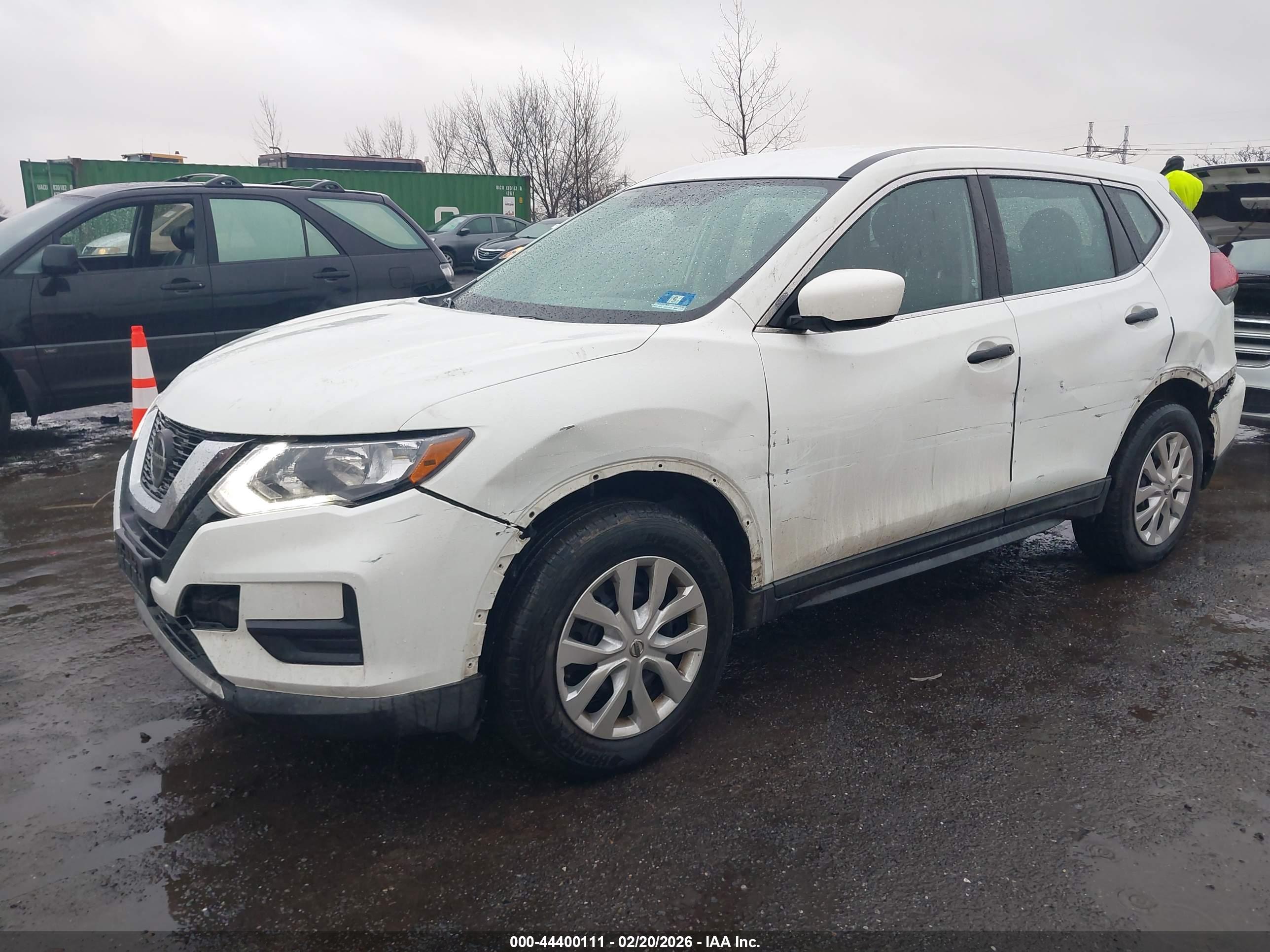 NISSAN ROGUE image 2