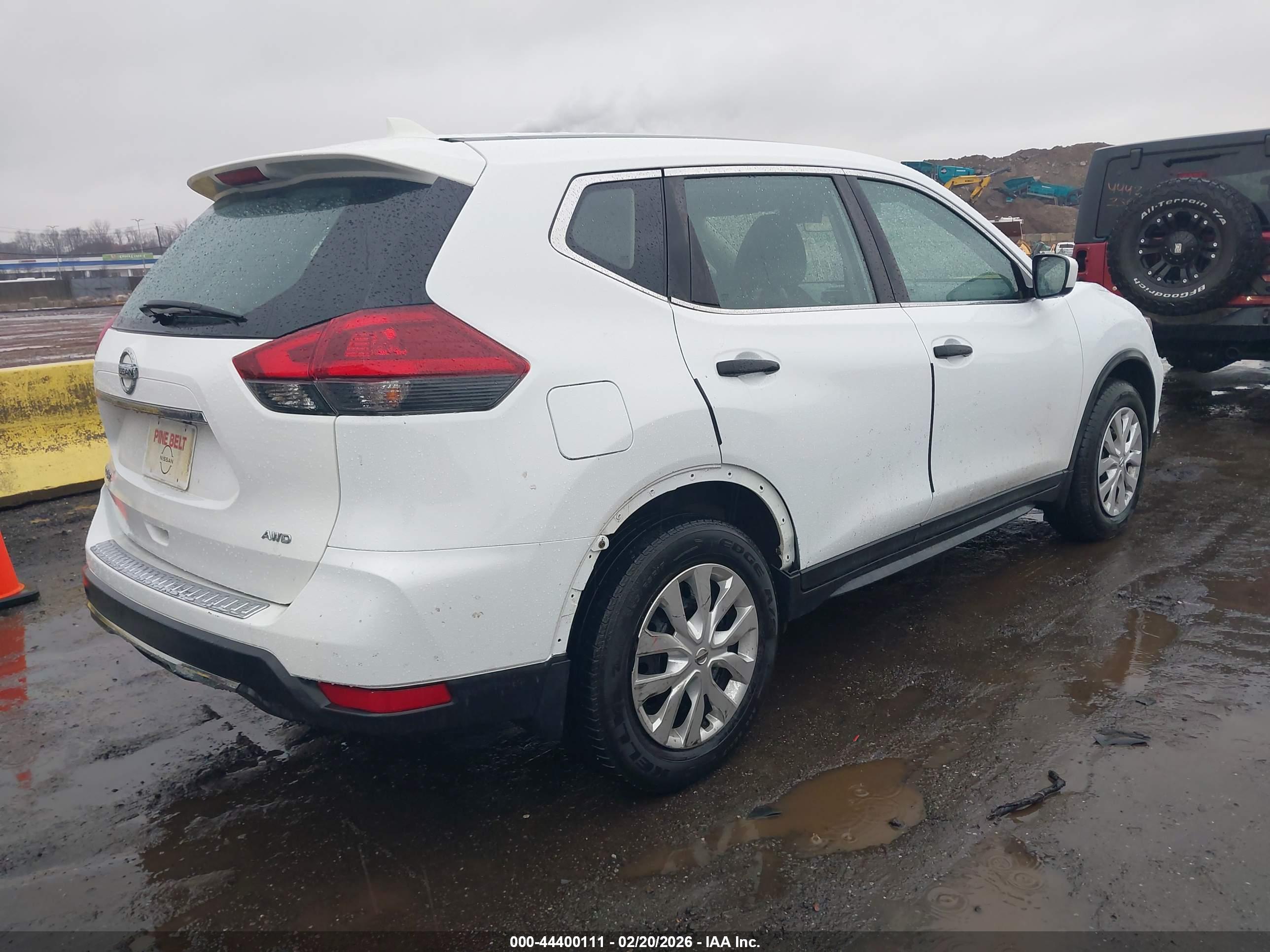 NISSAN ROGUE image 4