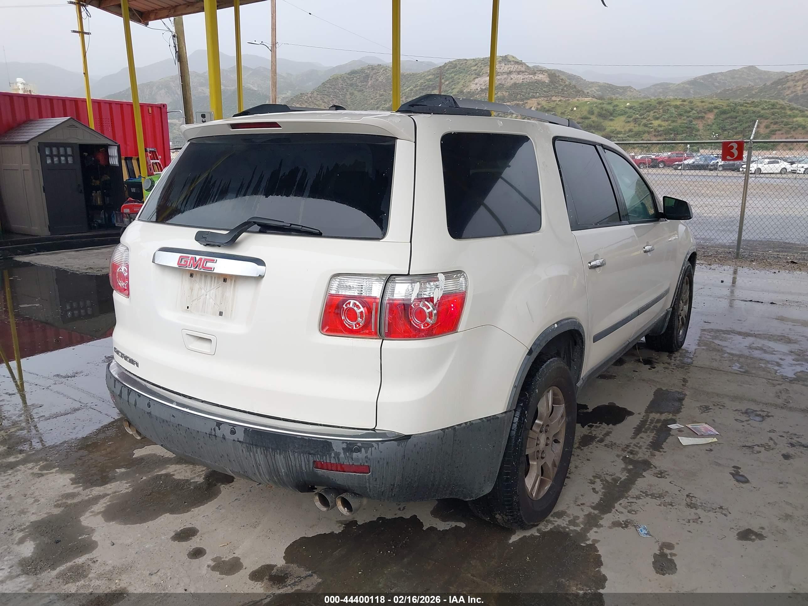 GMC ACADIA image 4