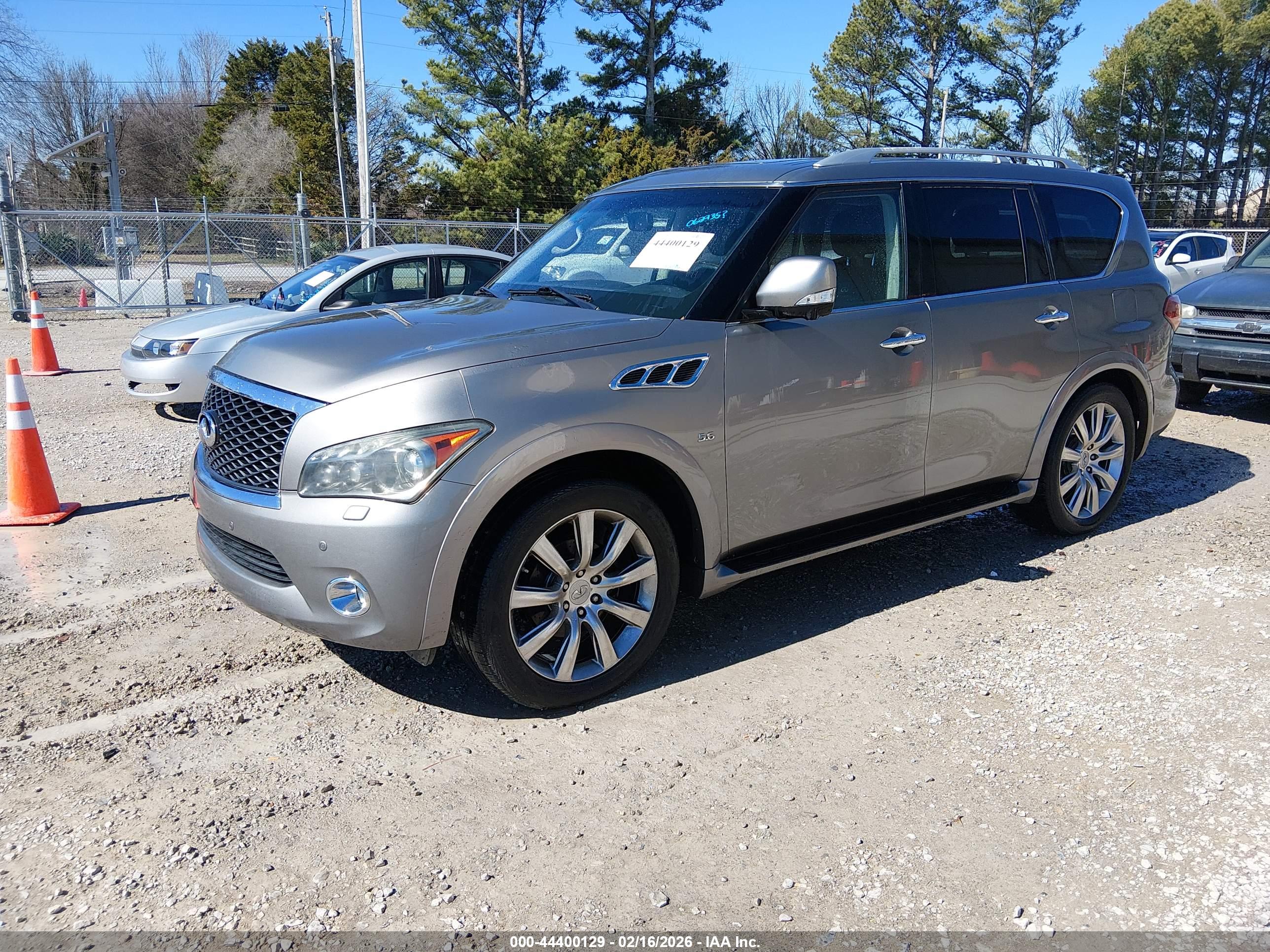 INFINITI QX80 image 2