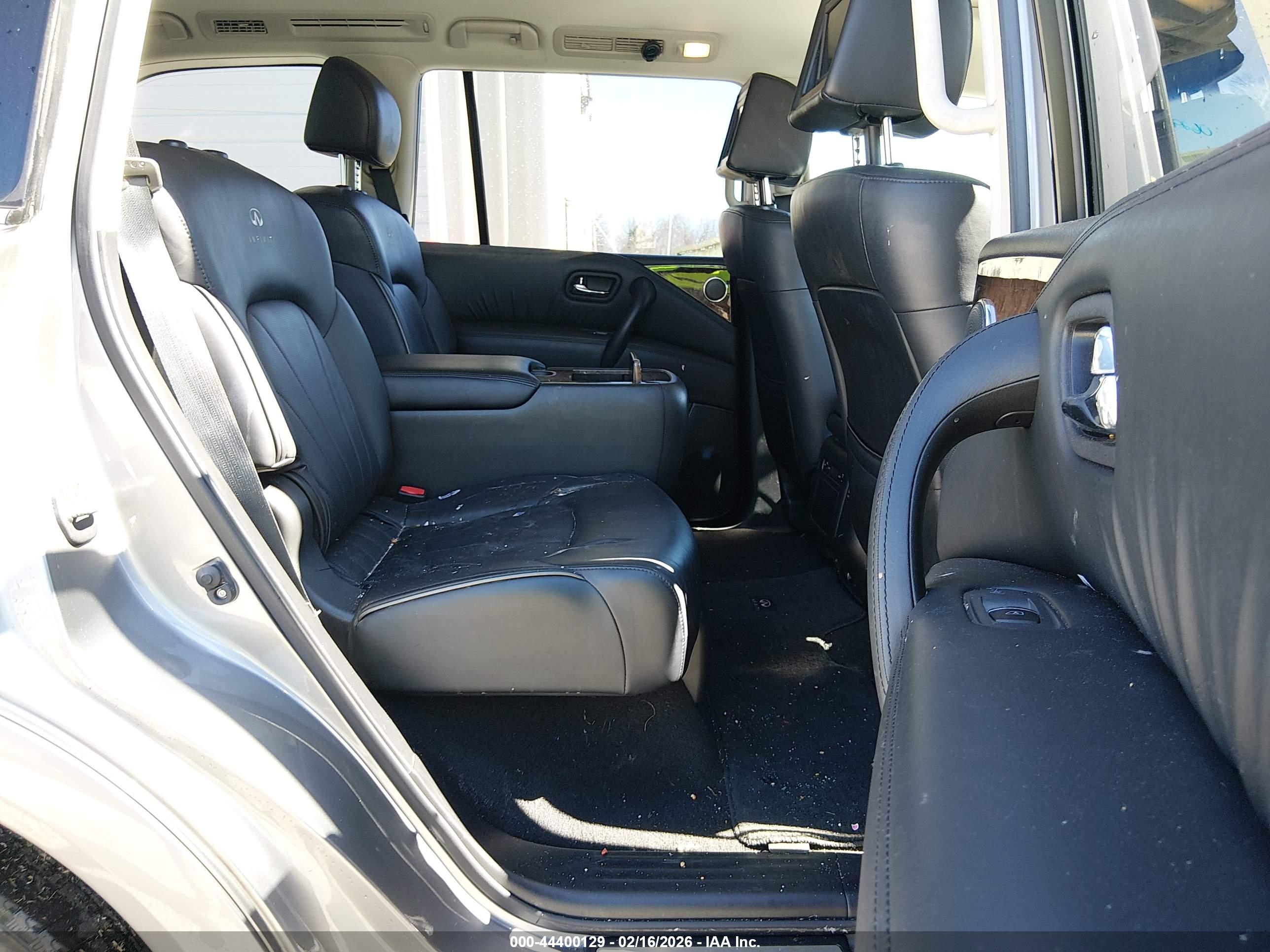 INFINITI QX80 image 8