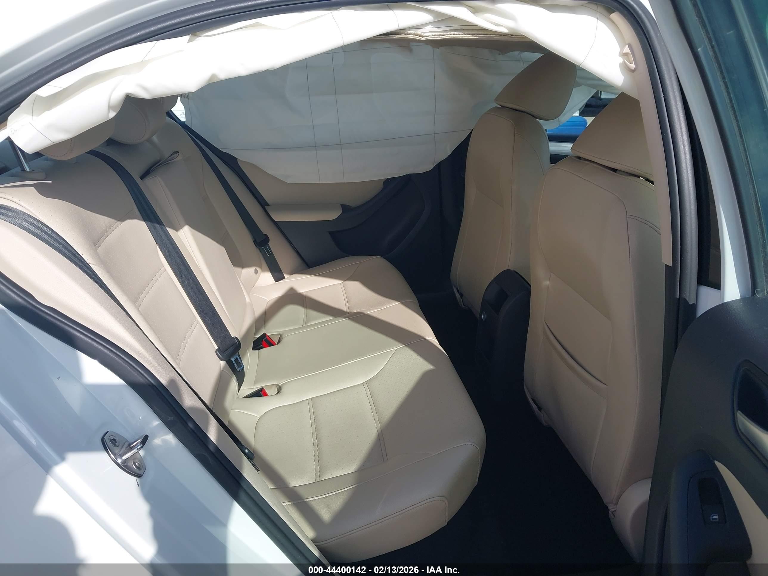 VOLKSWAGEN JETTA image 8