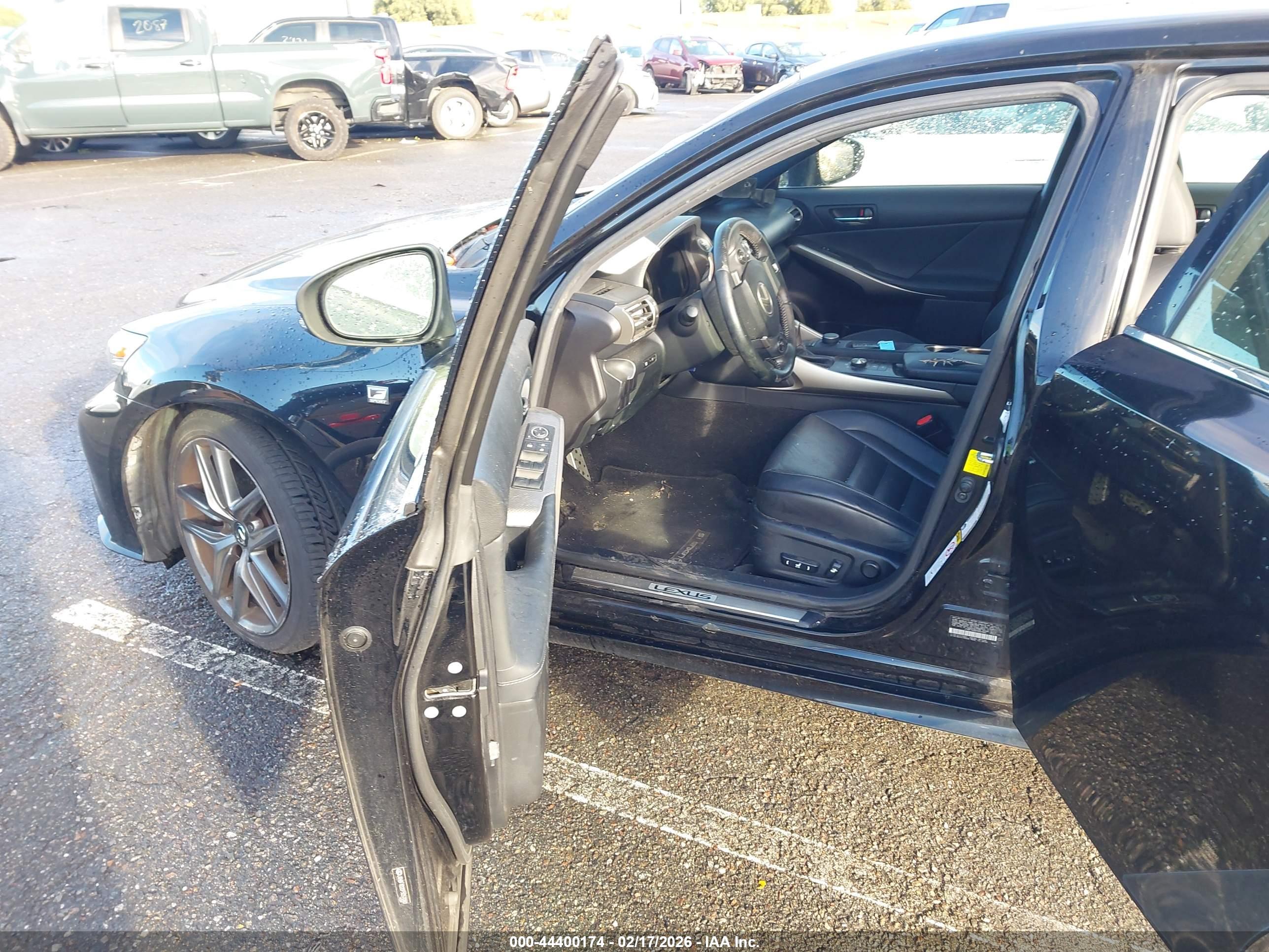 LEXUS IS image 5