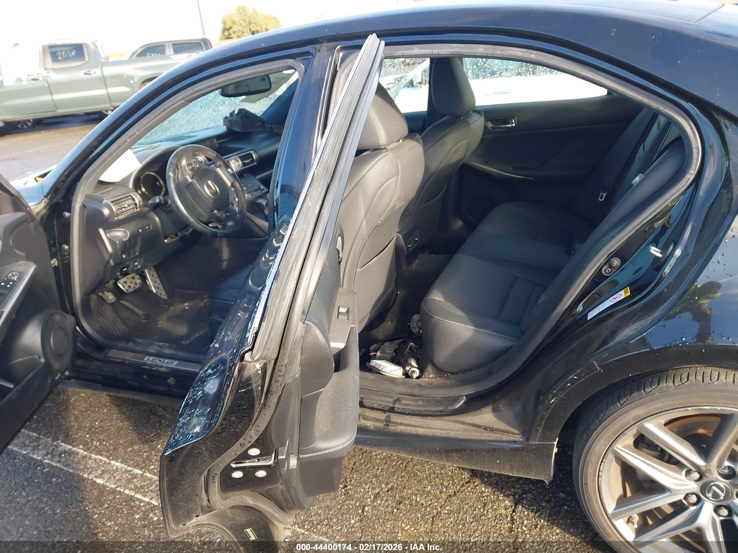 LEXUS IS image 8