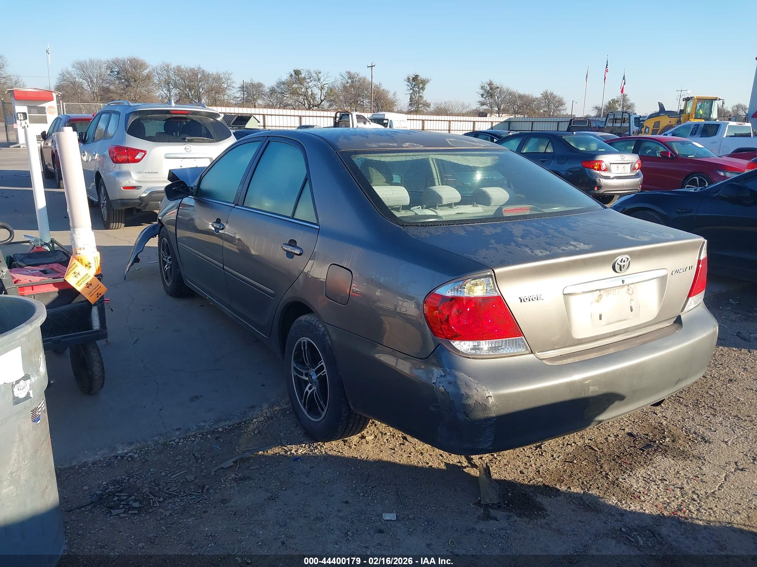 TOYOTA CAMRY image 3