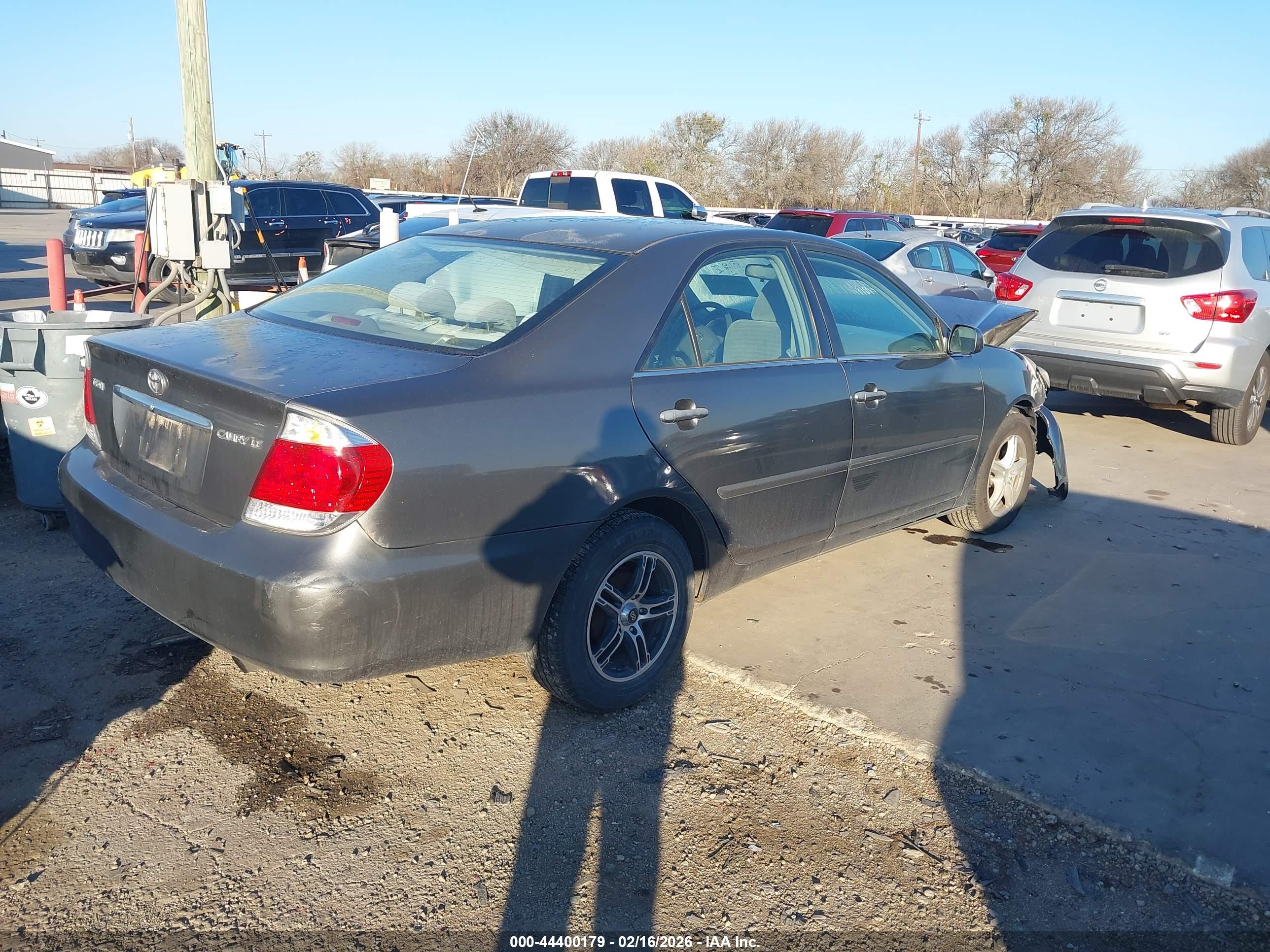 TOYOTA CAMRY image 4