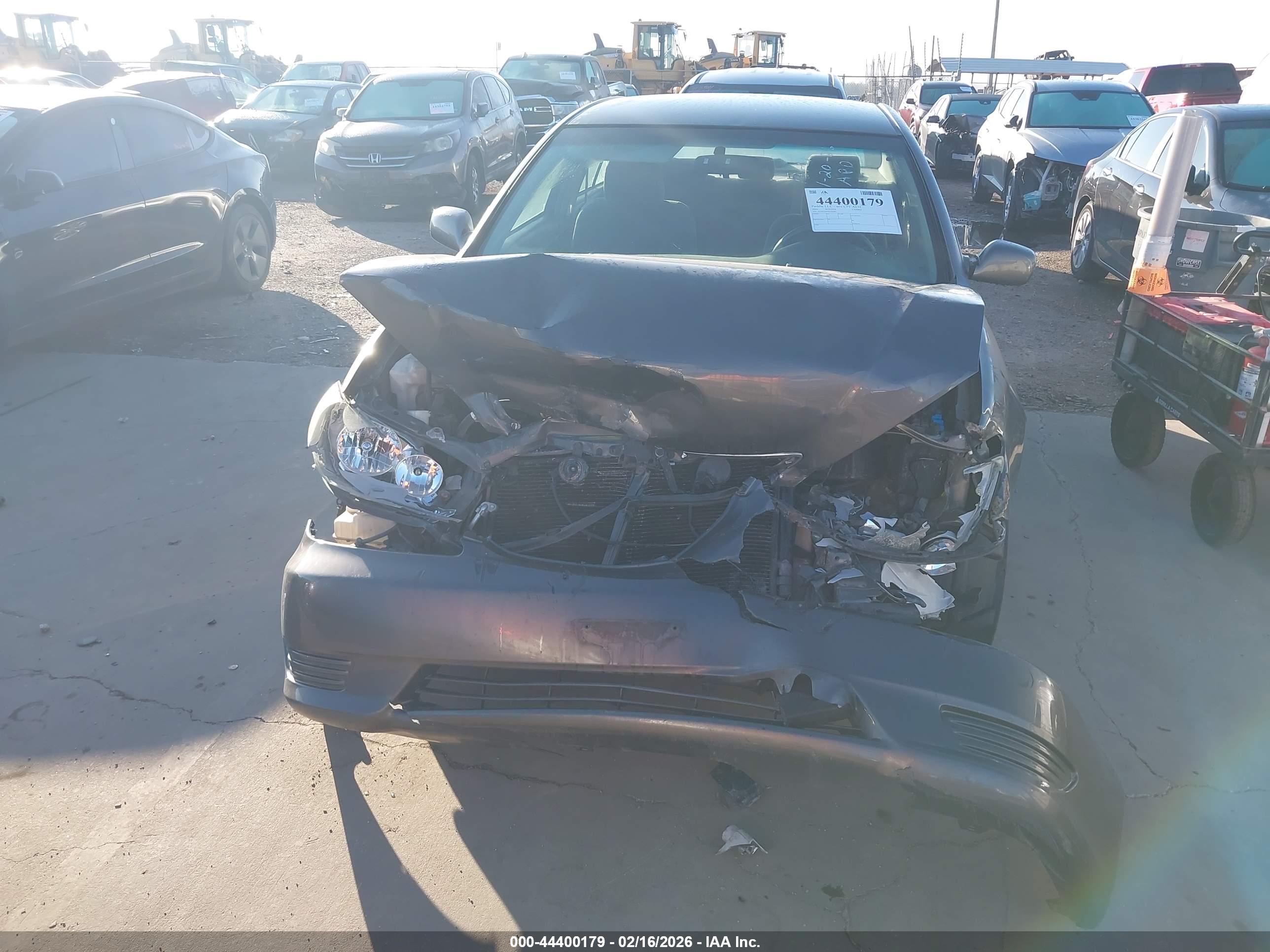 TOYOTA CAMRY image 6