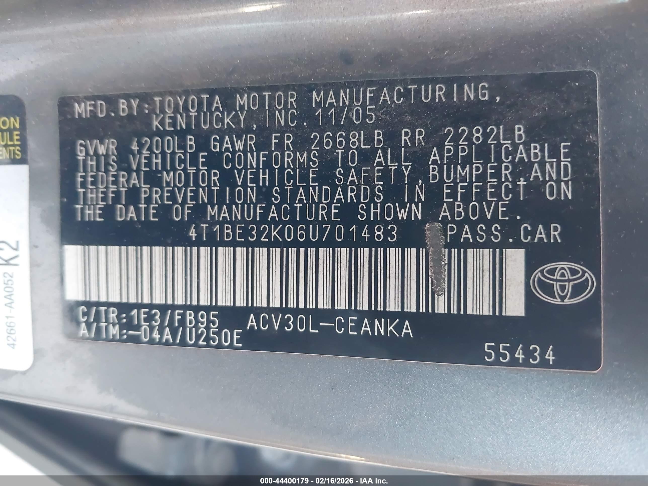 TOYOTA CAMRY image 9