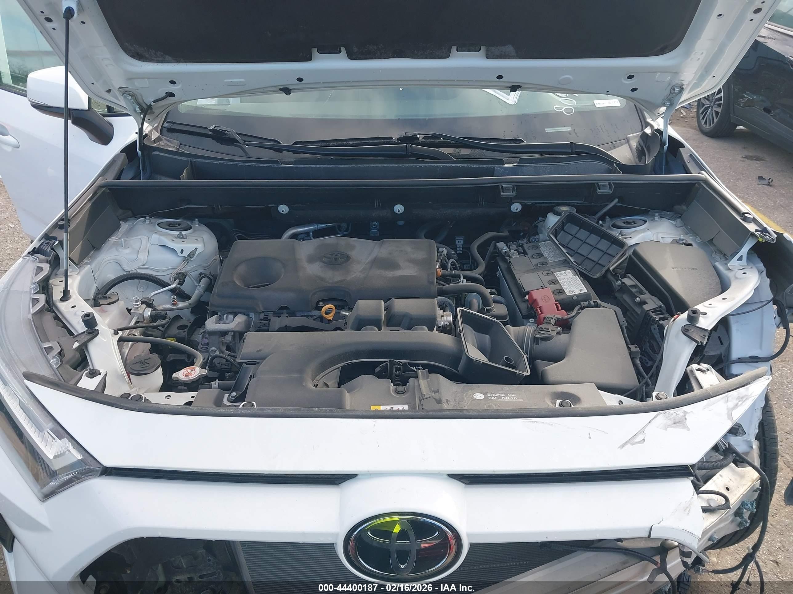 TOYOTA RAV4 image 10