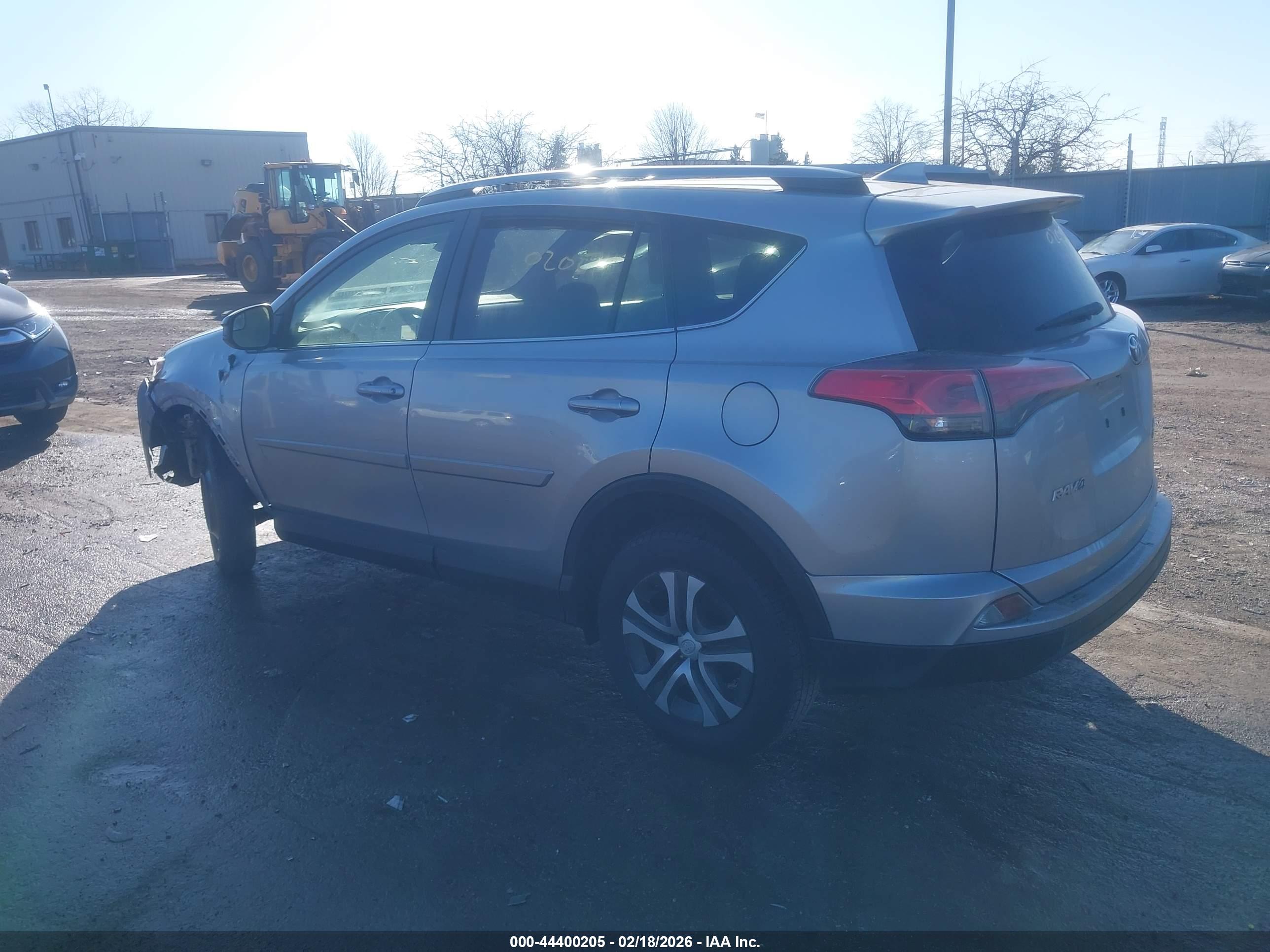 TOYOTA RAV4 image 3