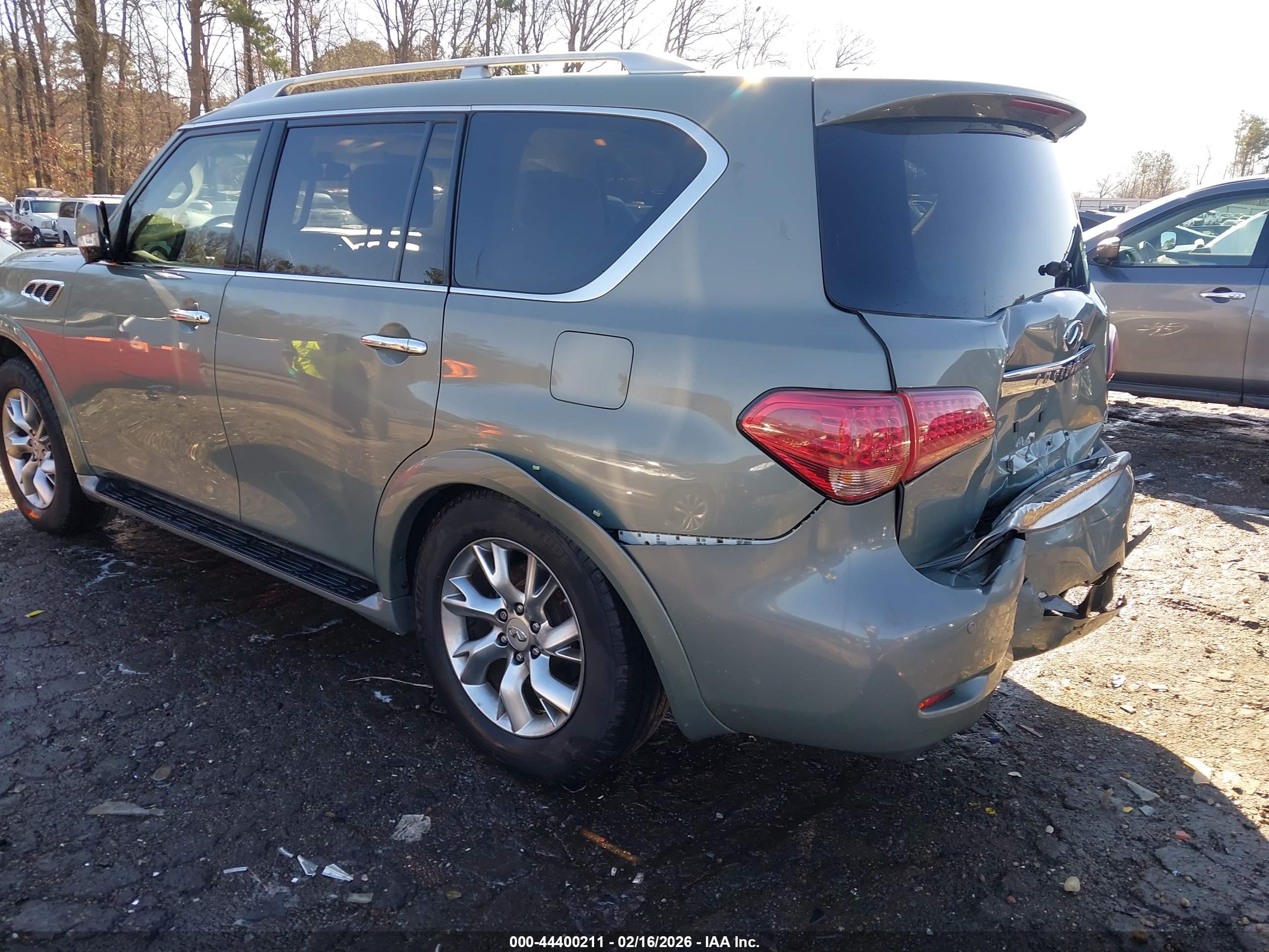 INFINITI QX56 image 3